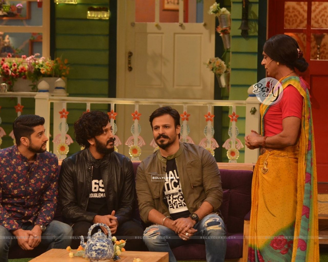 Wallpaper, Riteish and Vivek with Sunil Grover on 'The Kapil Sharma Show' to Promote Great Grand Masti' size:1280x1024