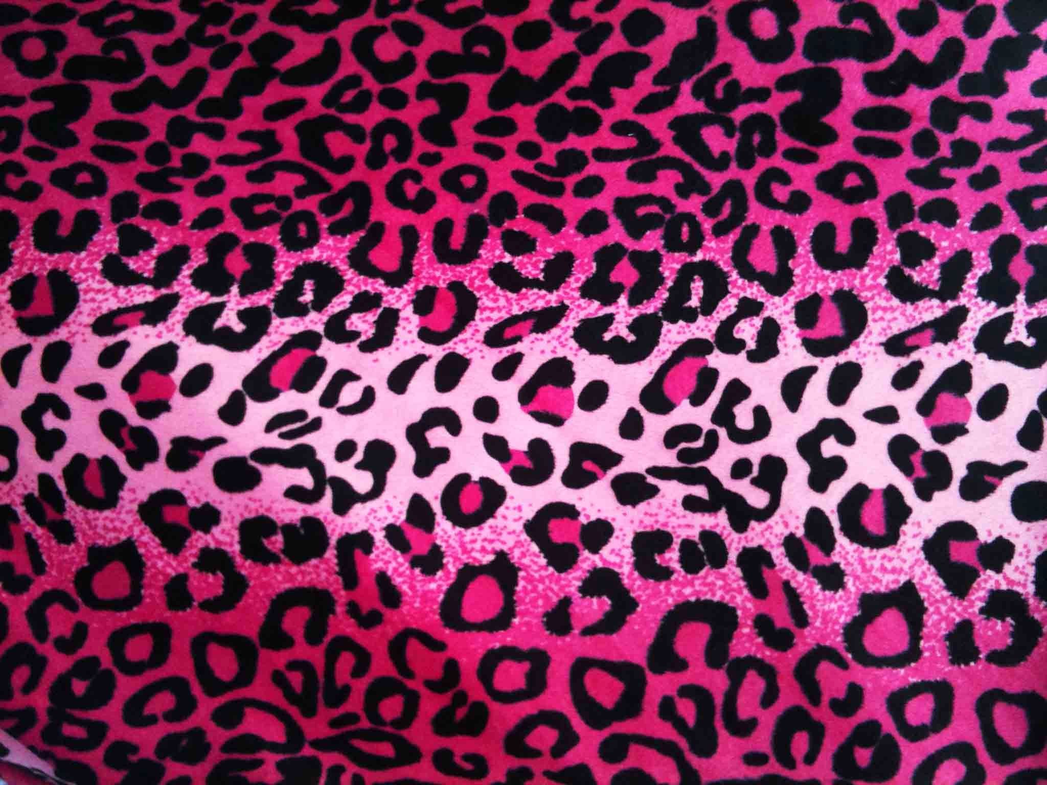 Pink Cheetah Wallpaper