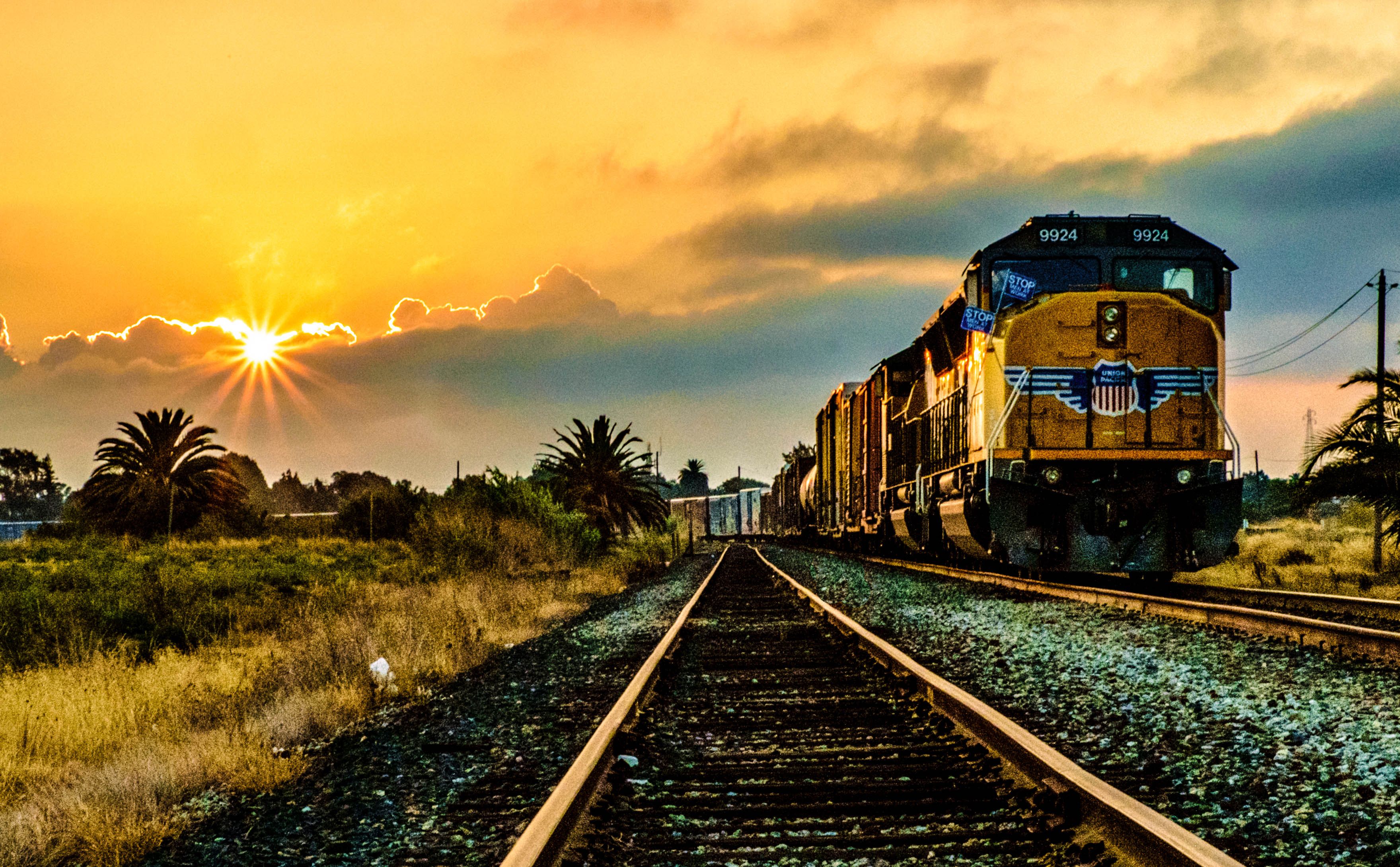 Sunset Train Wallpapers Wallpaper Cave 3589