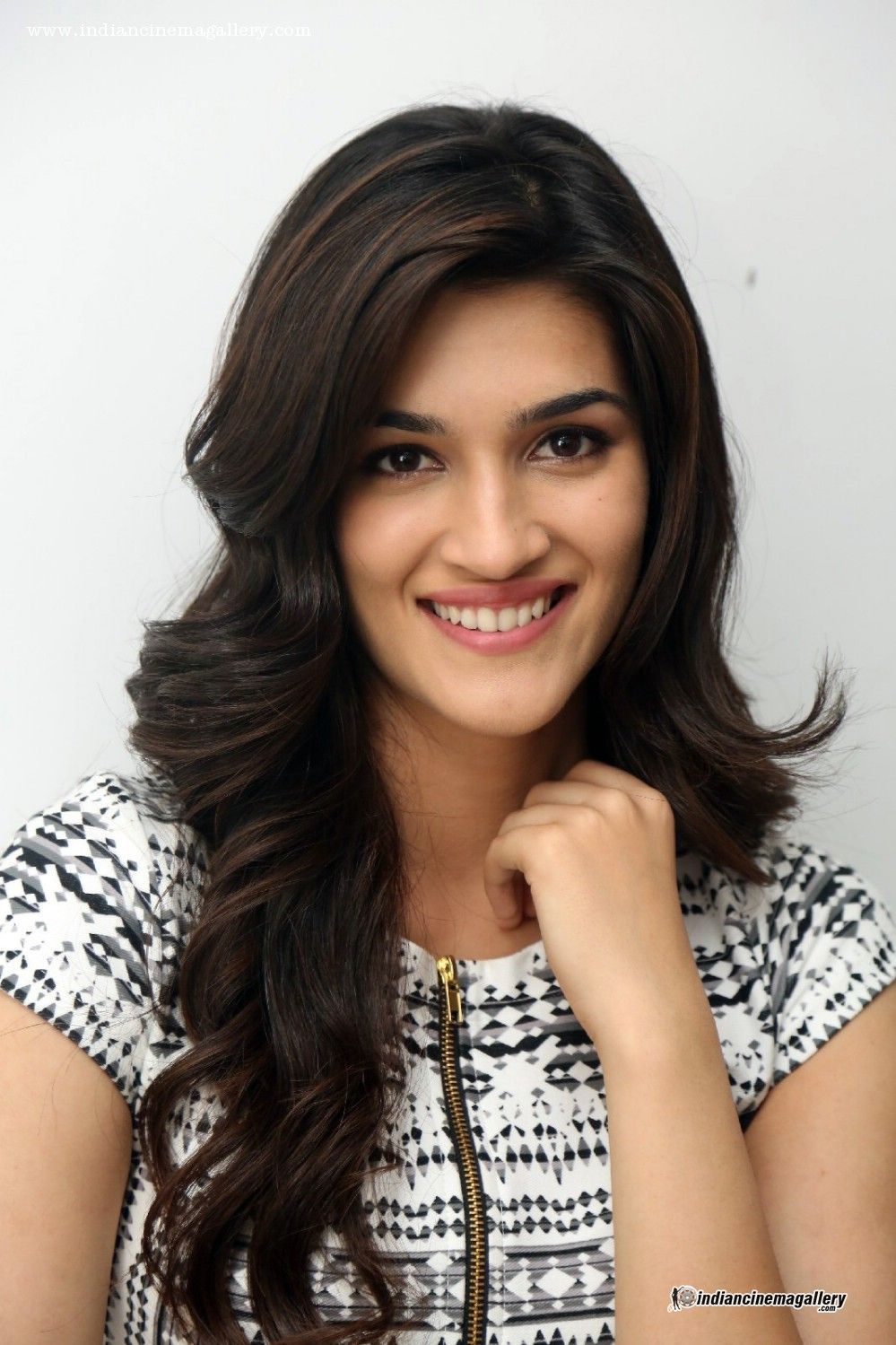 Kriti Sanon Sanon During Dohchay Movie Press Meet. Beautiful Women Naturally, Beauty, Long Hair Styles
