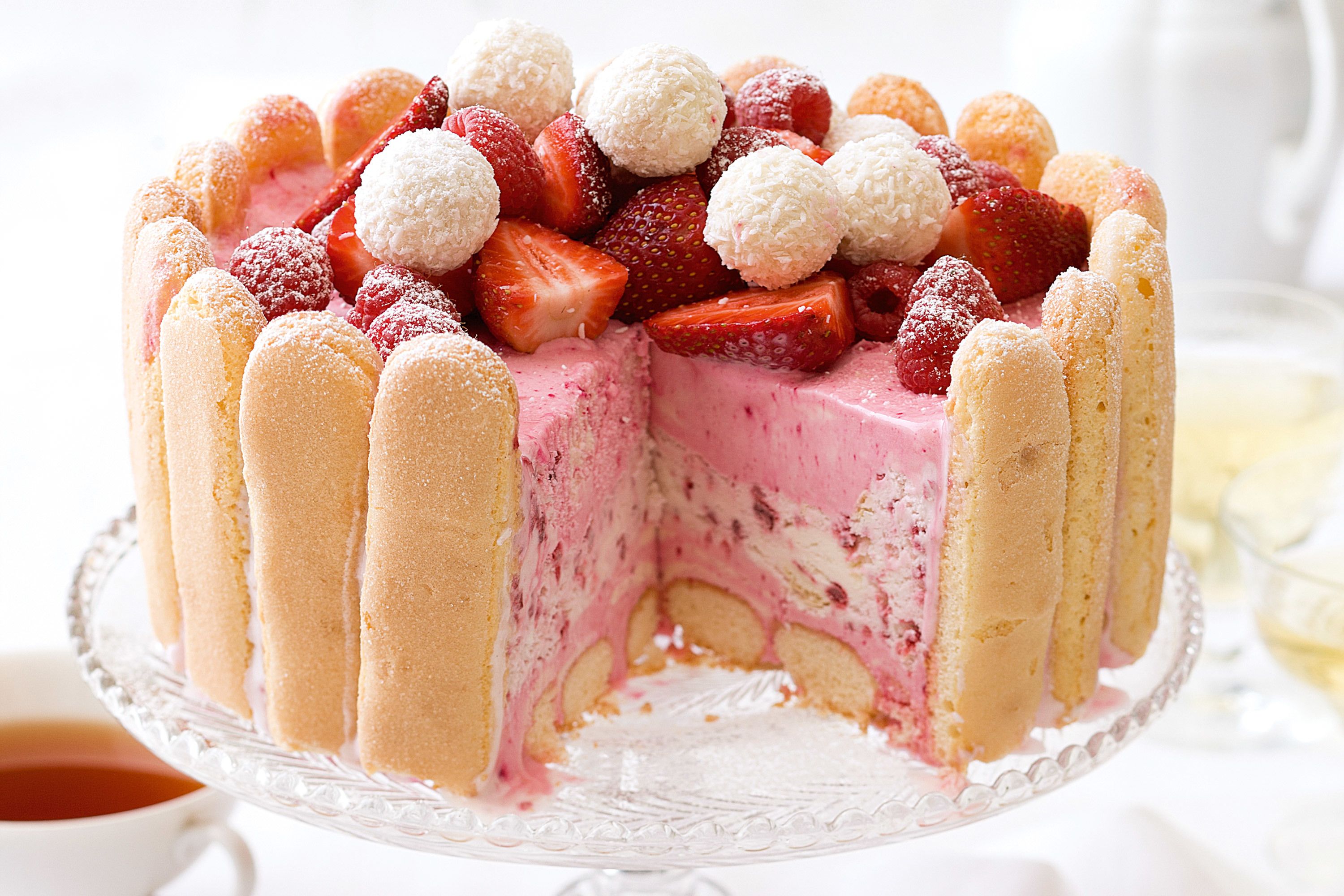 Dessert cake strawberries berries sweet food biscotti wallpaperx2000
