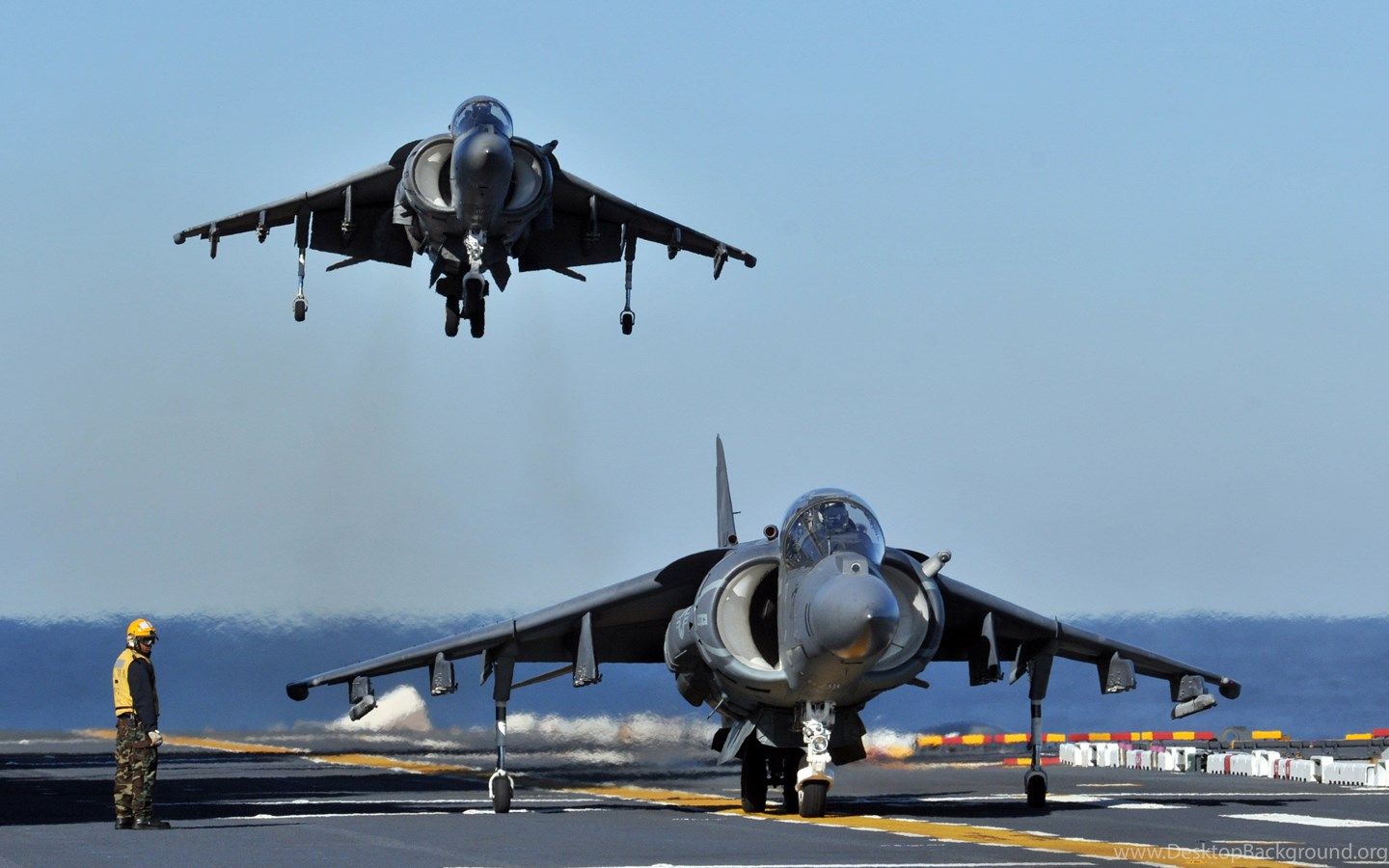 Harrier Emergency Landing on a Cargo Ship | Aircraft images, Cargo  shipping, Harrier