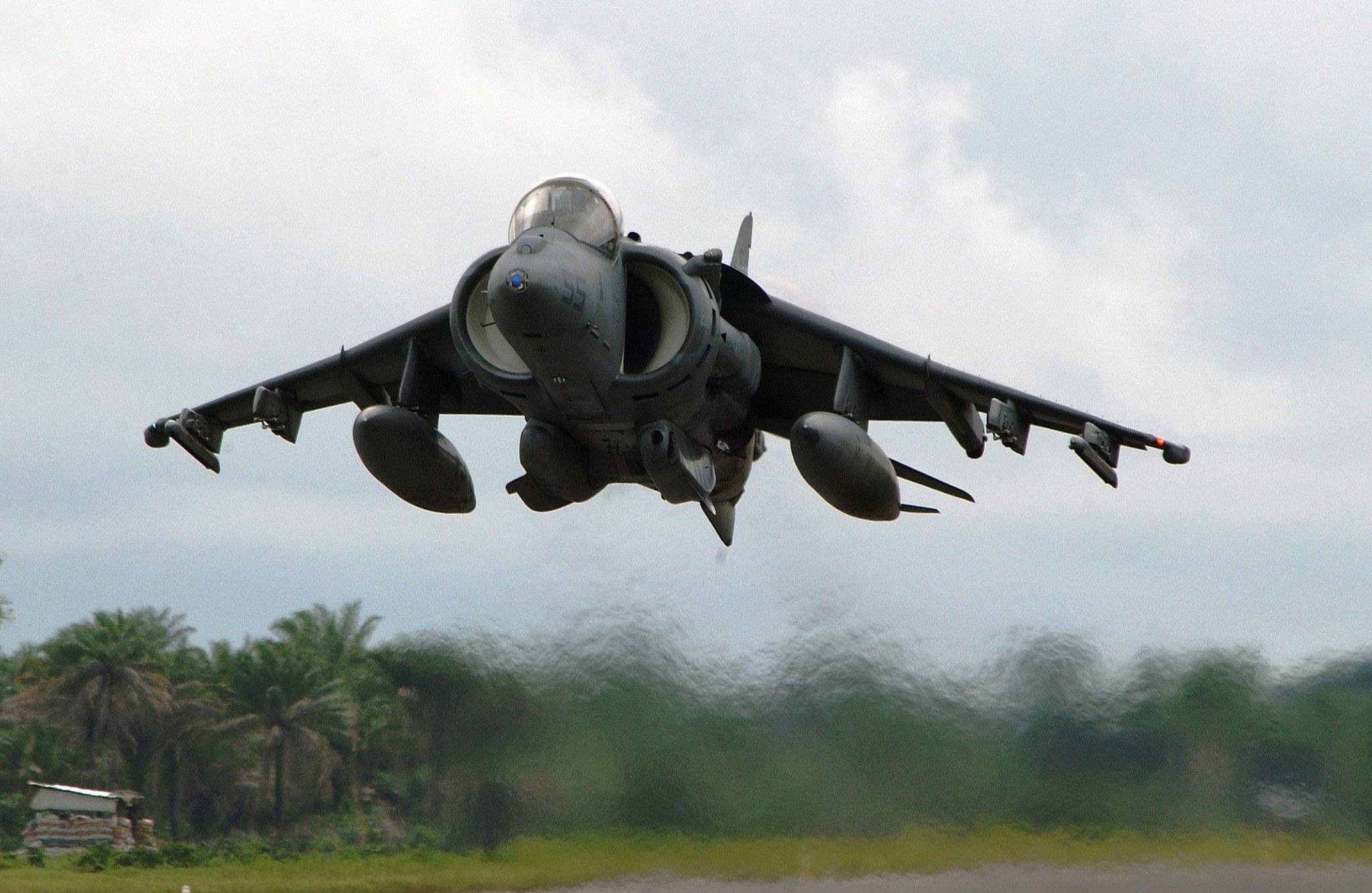 McDonnell Douglas AV 8B Harrier II