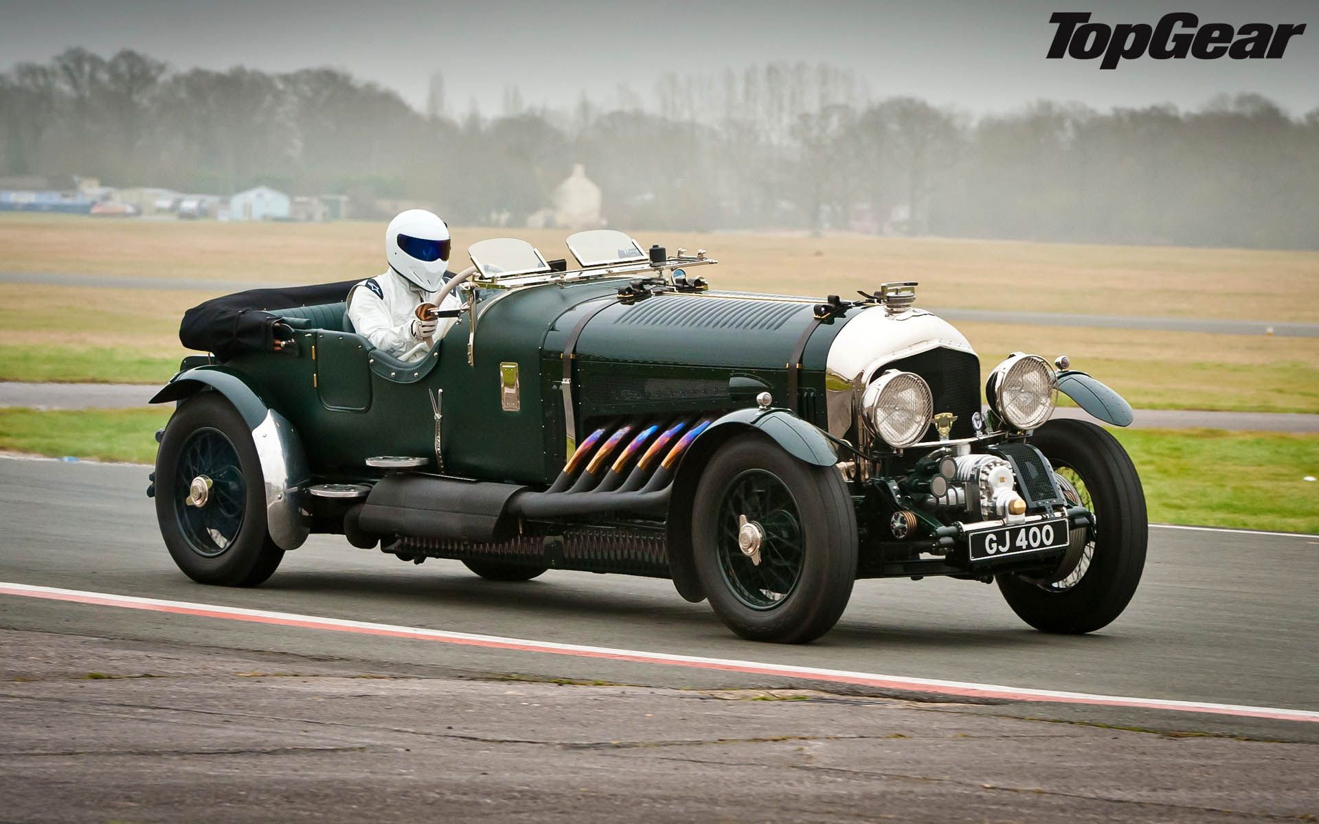 The Stig Drives A Bentley Blower HD 16 10