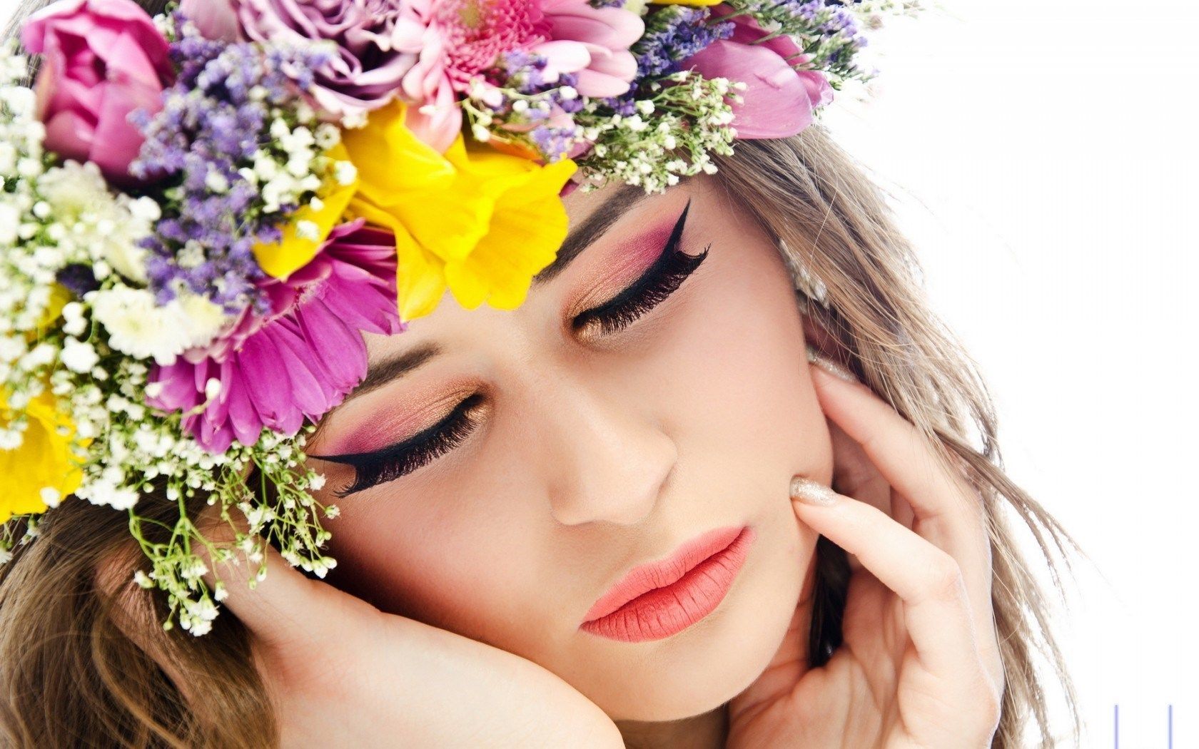 Portrait Girl Flowers HD Wallpaper. Portrait girl, Makeup wallpaper, Beauty women