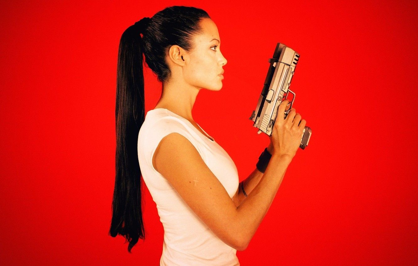 Wallpaper face, weapons, hair, guns, actress, Angelina Jolie, tail, profile, red background, Lara Croft, Tomb raider, Lara croft image for desktop, section девушки