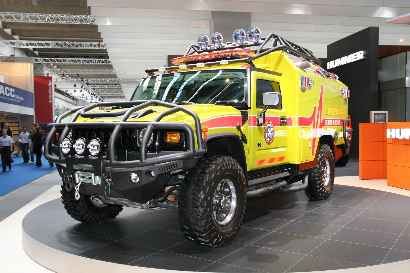 Ratchet H2 Search and Rescue. Transformers cars, Rescue vehicles, Hummer truck