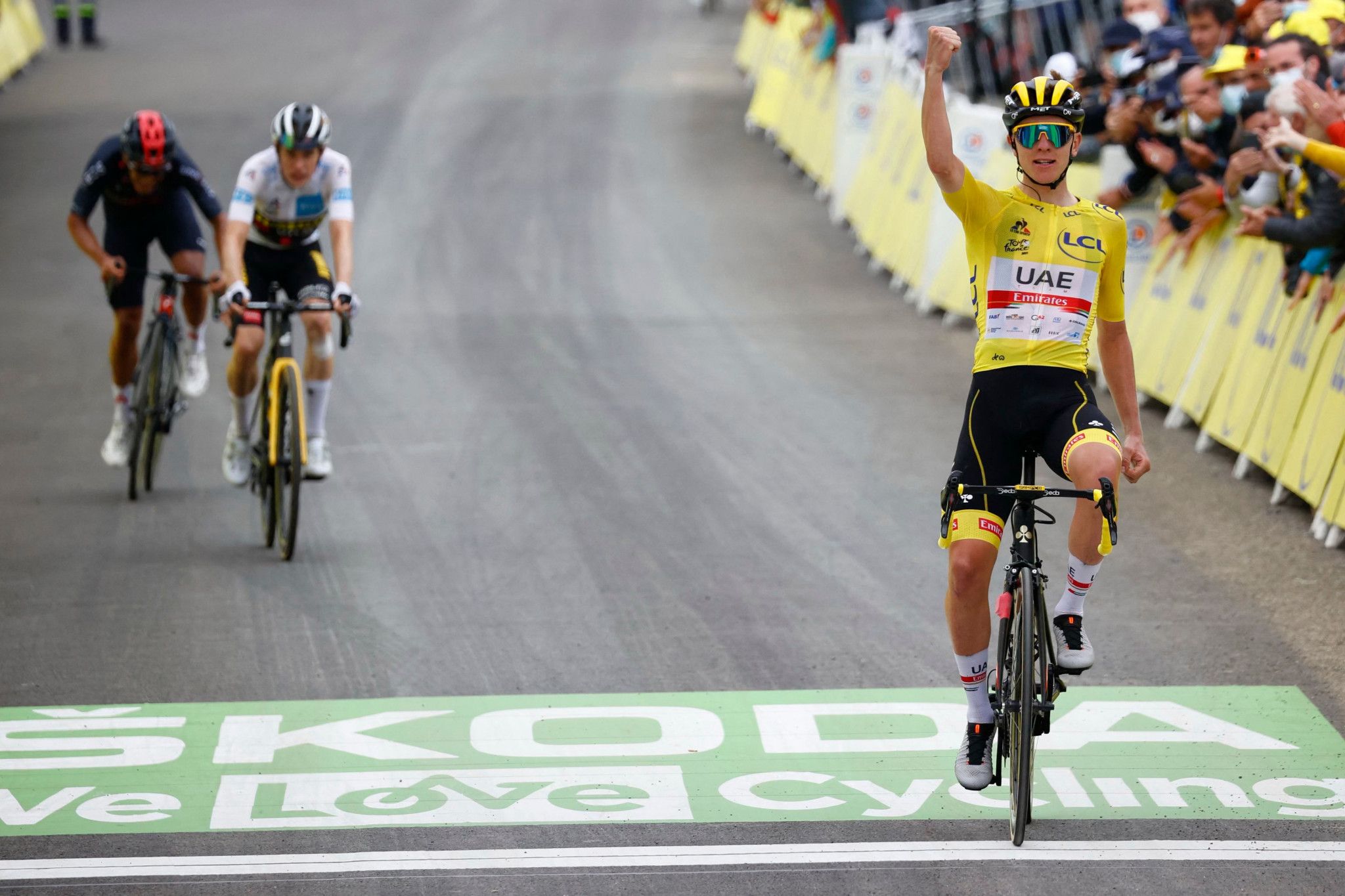 Pogačar poised to retain Tour de France title after second successive stage win