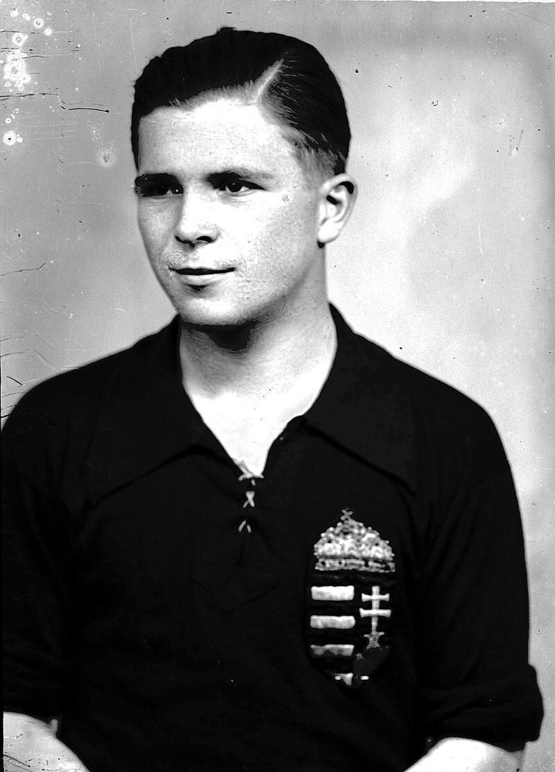 Ferenc Puskas of Hungary in 1953. Ferenc puskás, Puskás ferenc, Best football players