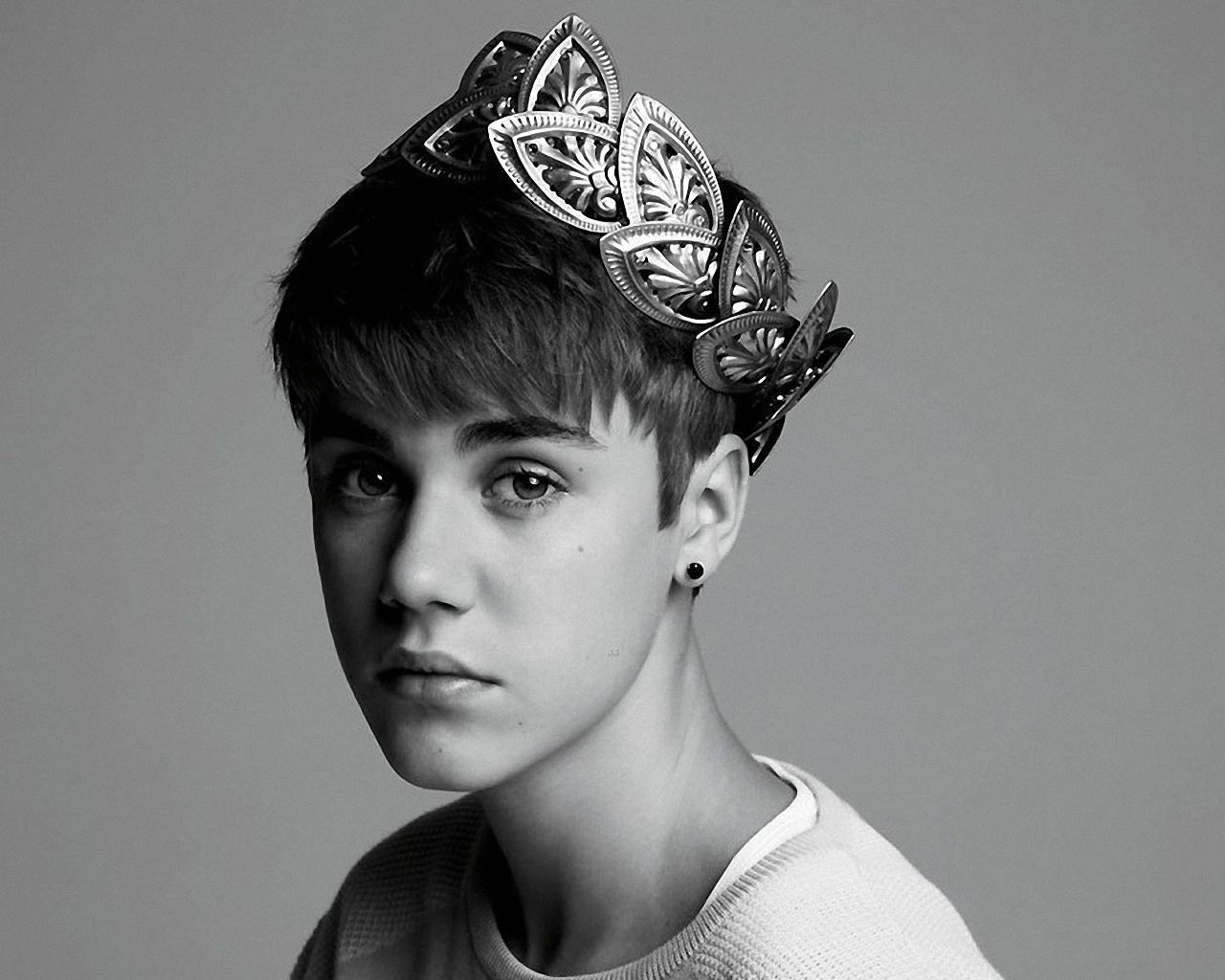 Justin Bieber Crown wallpaper. Justin Bieber Crown