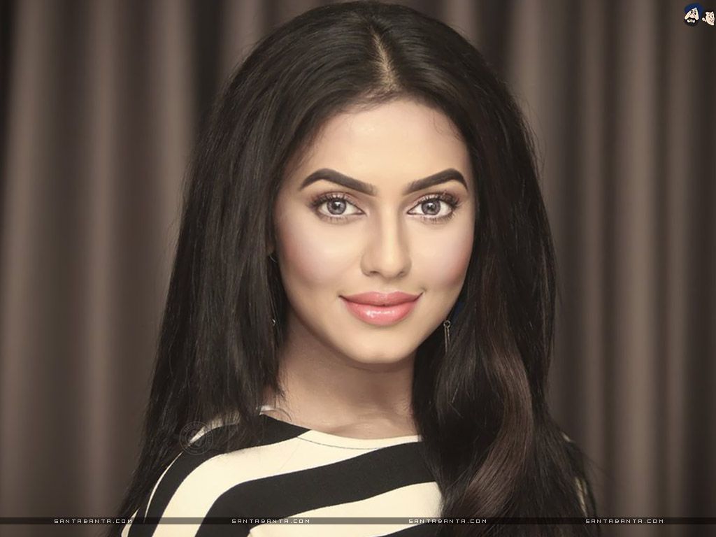 Bangladeshi film actress, model, television presenter & radio jockey, Nusrat Faria Mazhar