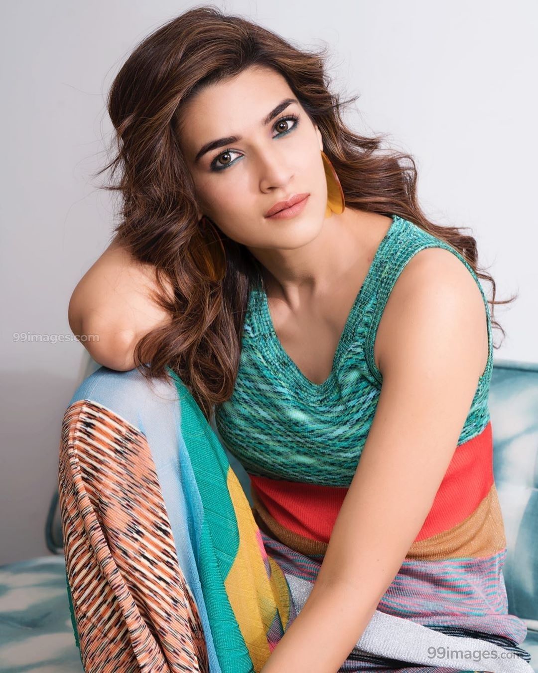 Kriti Sanon Hot HD Photo & Wallpaper