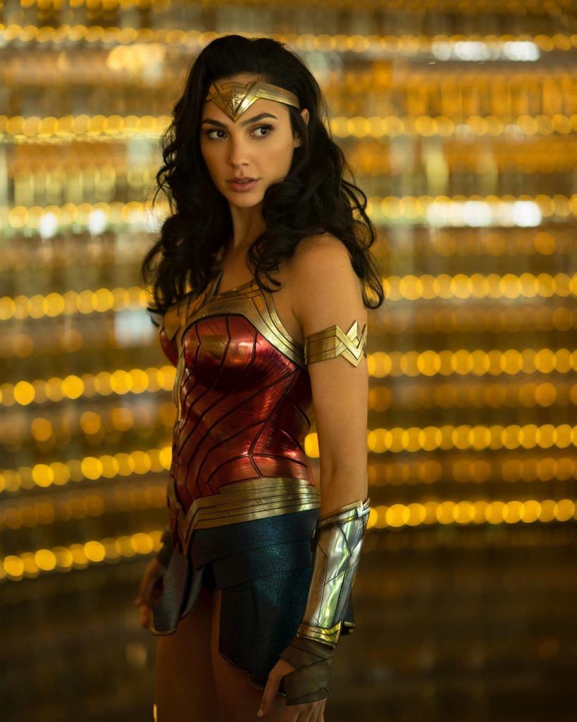 Gal Gadot (Wonder Woman) HD Wallpaper iPhone Free Download