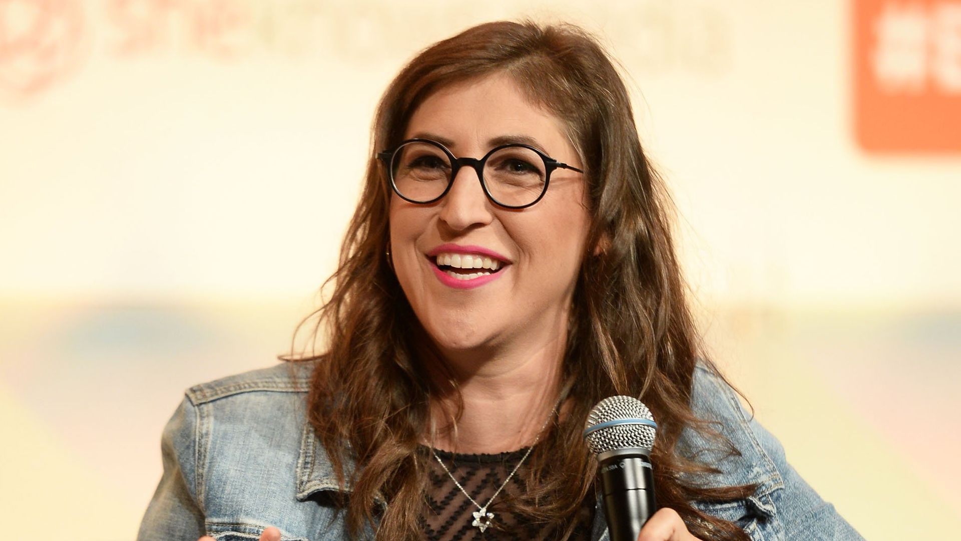 Mayim Bialik Wallpaper
