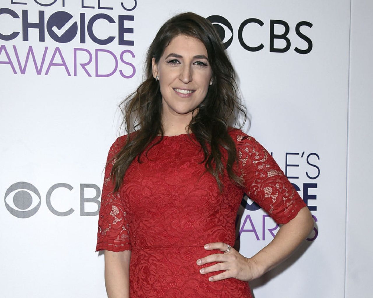 Big Bang Theory' Star Mayim Bialik Fires Back At Critics After Her 'victim Blaming' Weinstein Op Ed