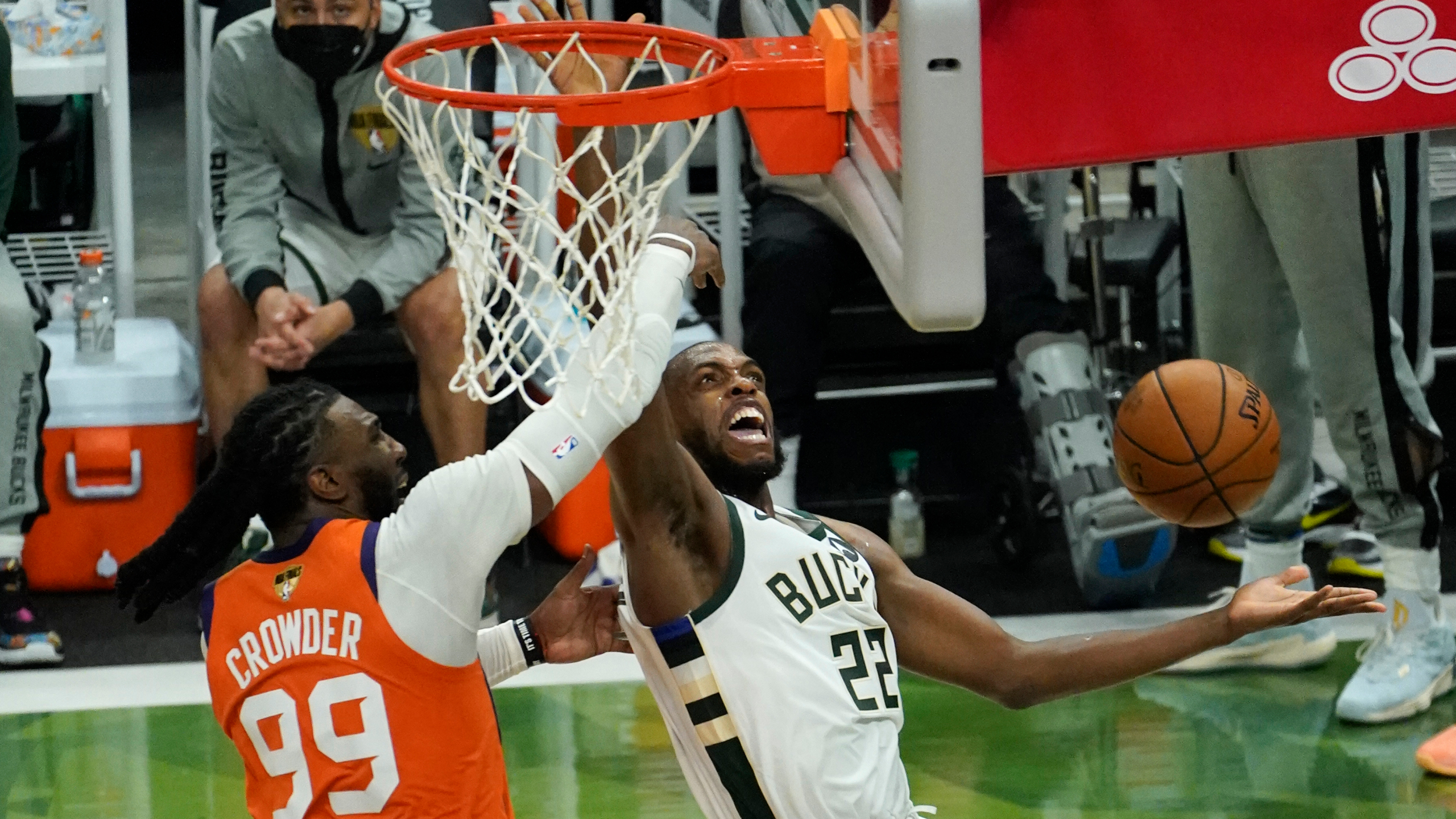 Middleton Sends Bucks Past Suns To Tie NBA Finals At 2 2. Local 22 44 News