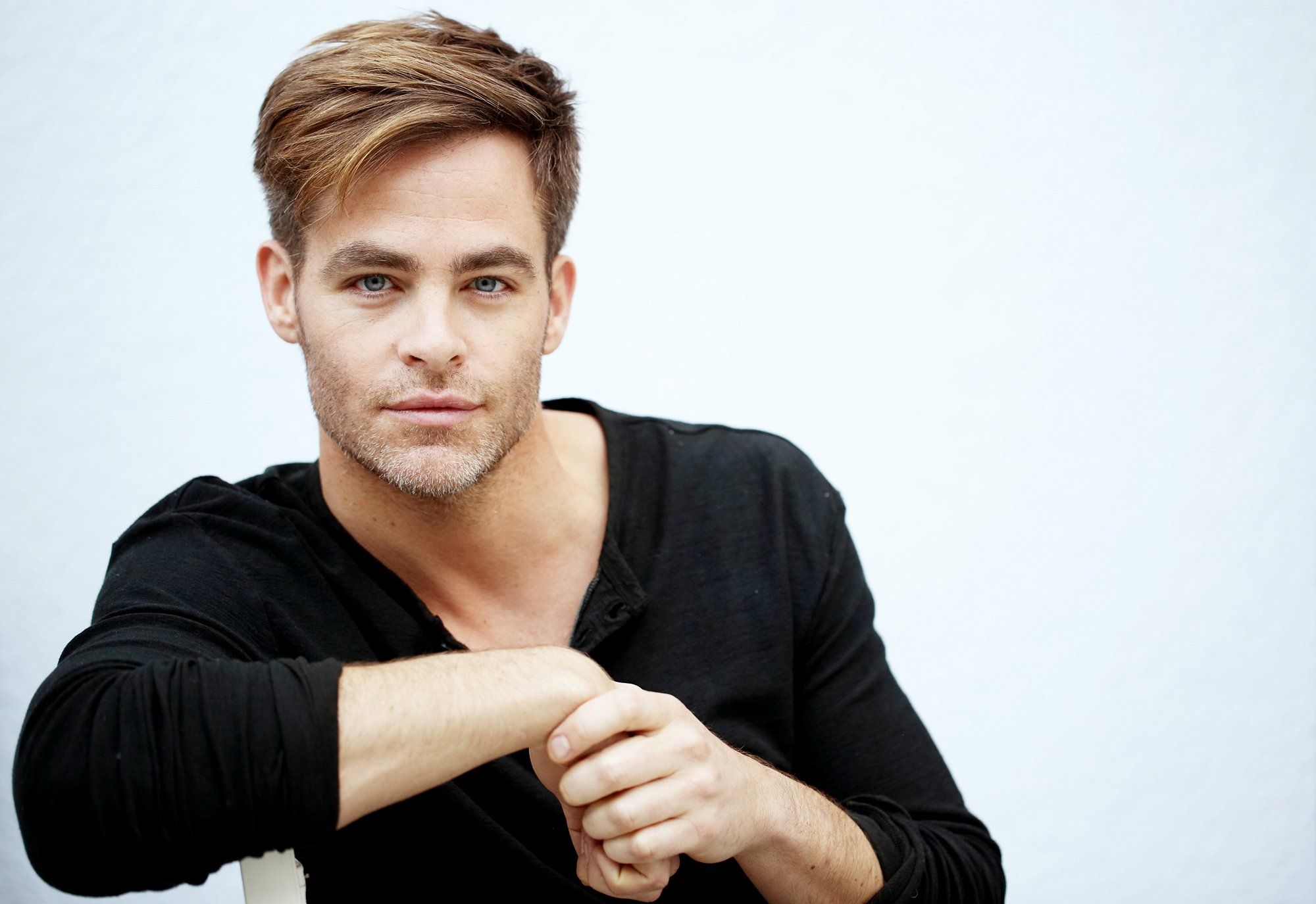 Chris Pine Cool Image And Latest HD Wallpaper