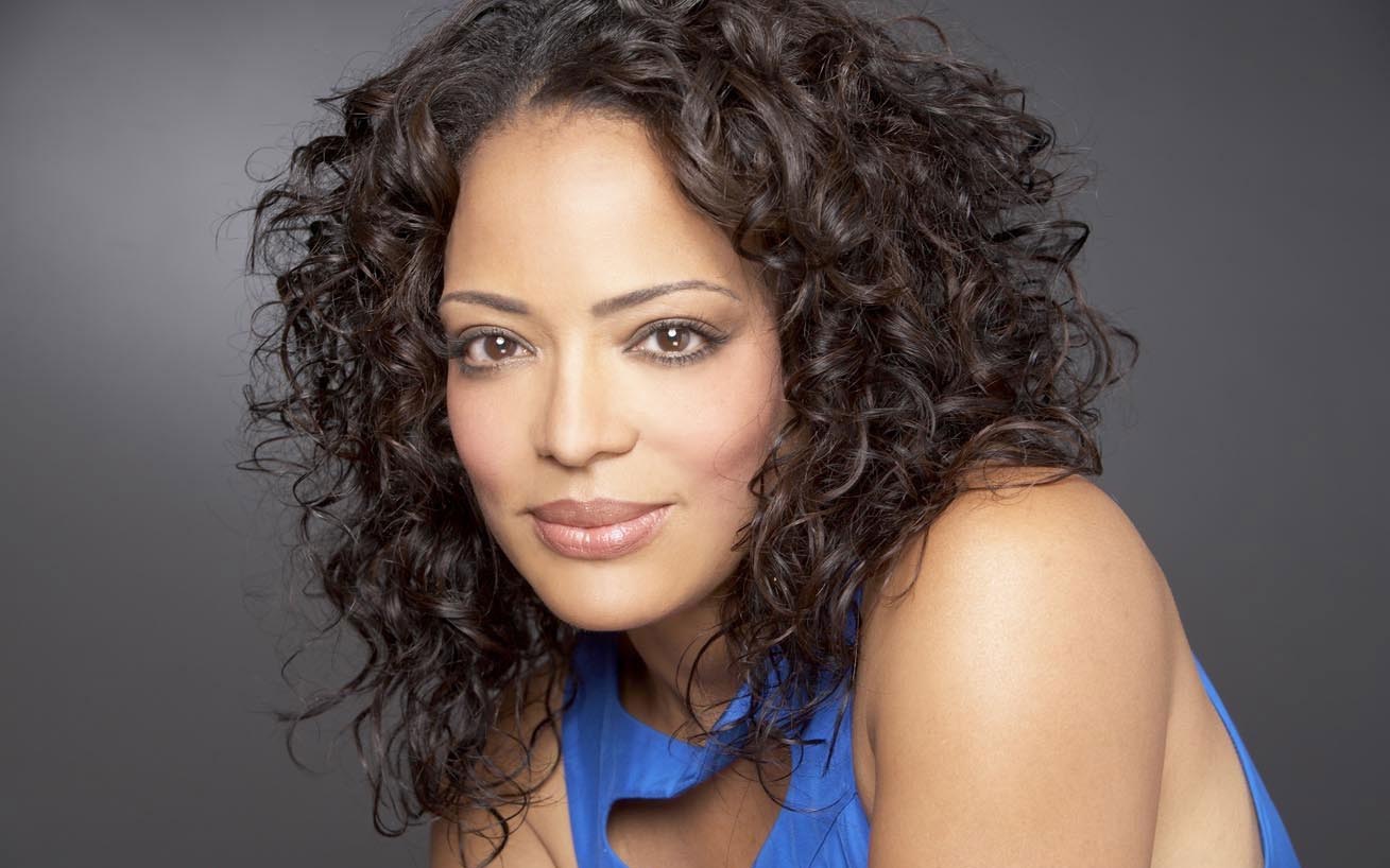 How to Get Away With Murder' Season 3: Lauren Vélez Cast