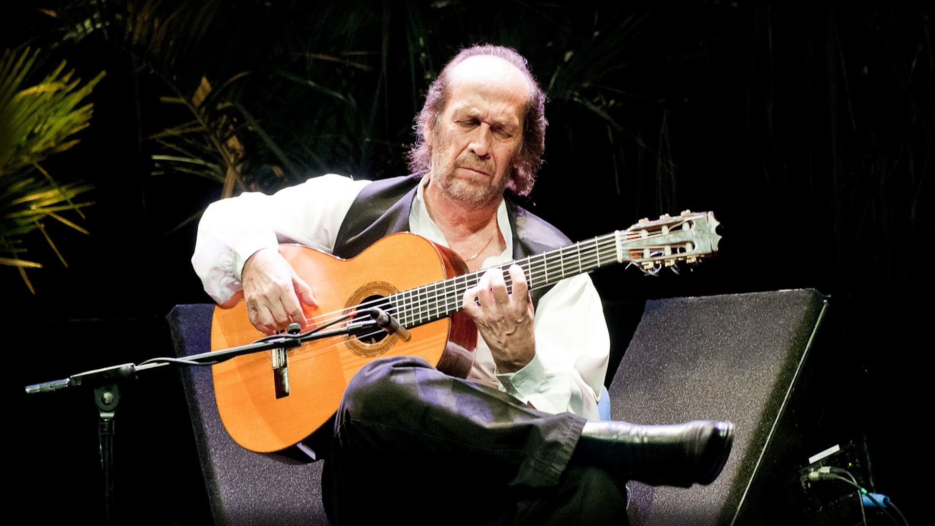 Paco De Lucia HD Wallpaper and Background Image