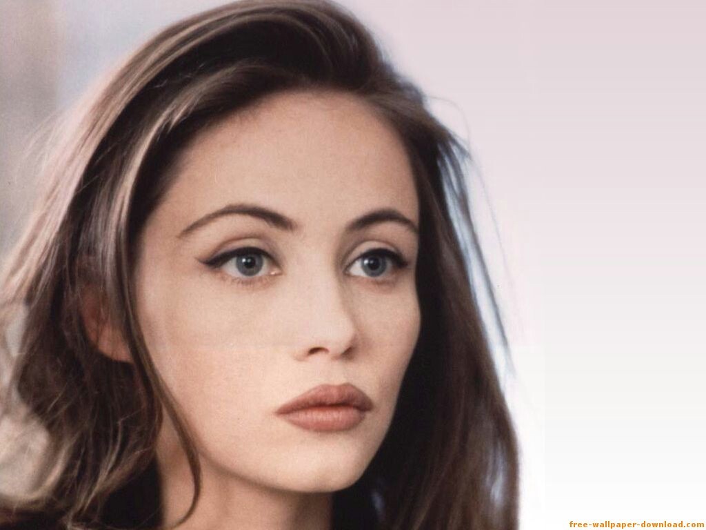 Emmanuelle Beart With An Angel vs Splash Wallpaper