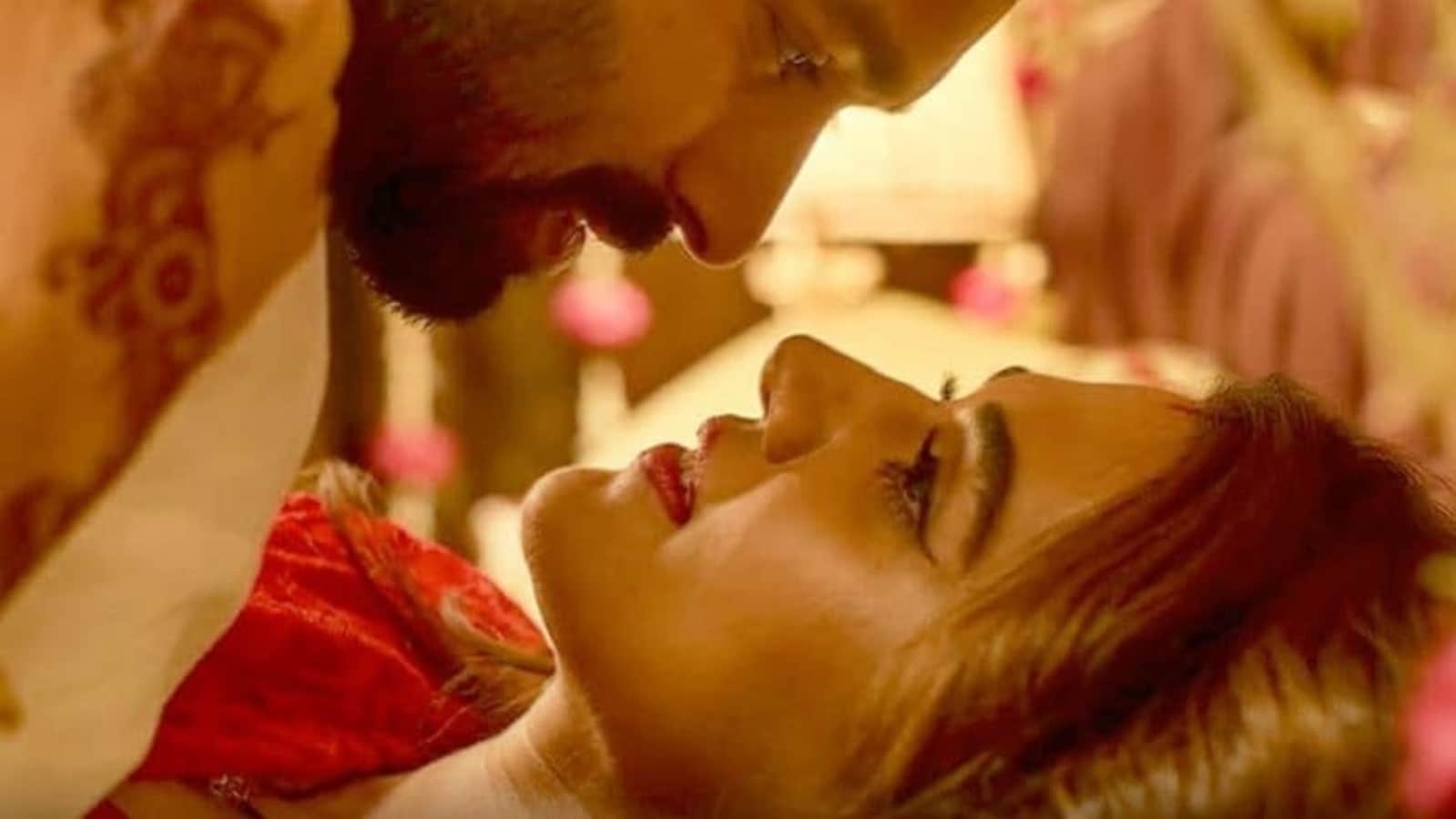 Vikrant Massey clarifies Taapsee Pannu's comment about him being 'scared' of doing intimate scenes in Haseen Dillruba