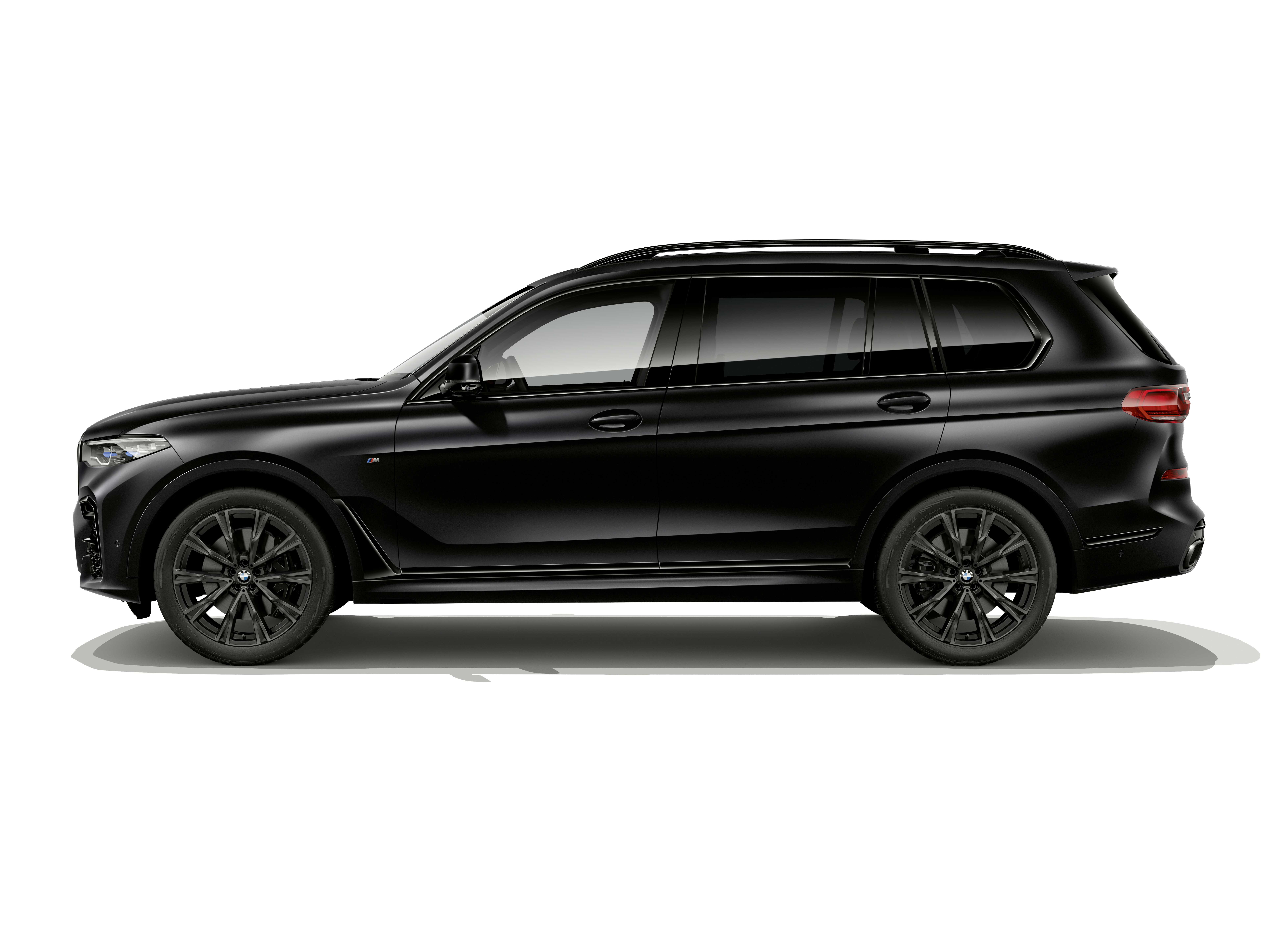 Black BMW X7 M50i Frozen Black Edition (G07) 8k Ultra HD Wallpaper