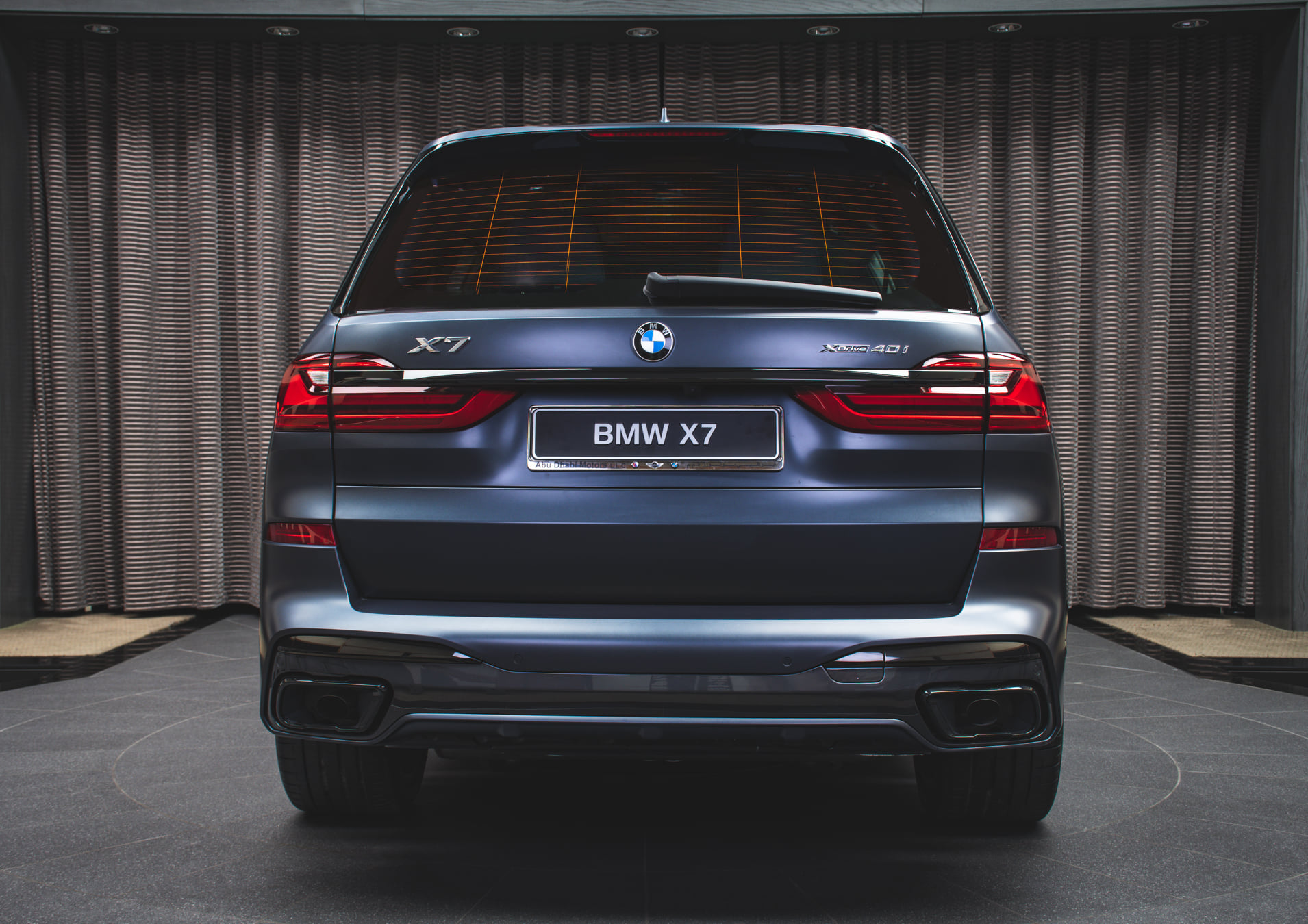 BMW X7 Dark Shadow Edition begin delivery