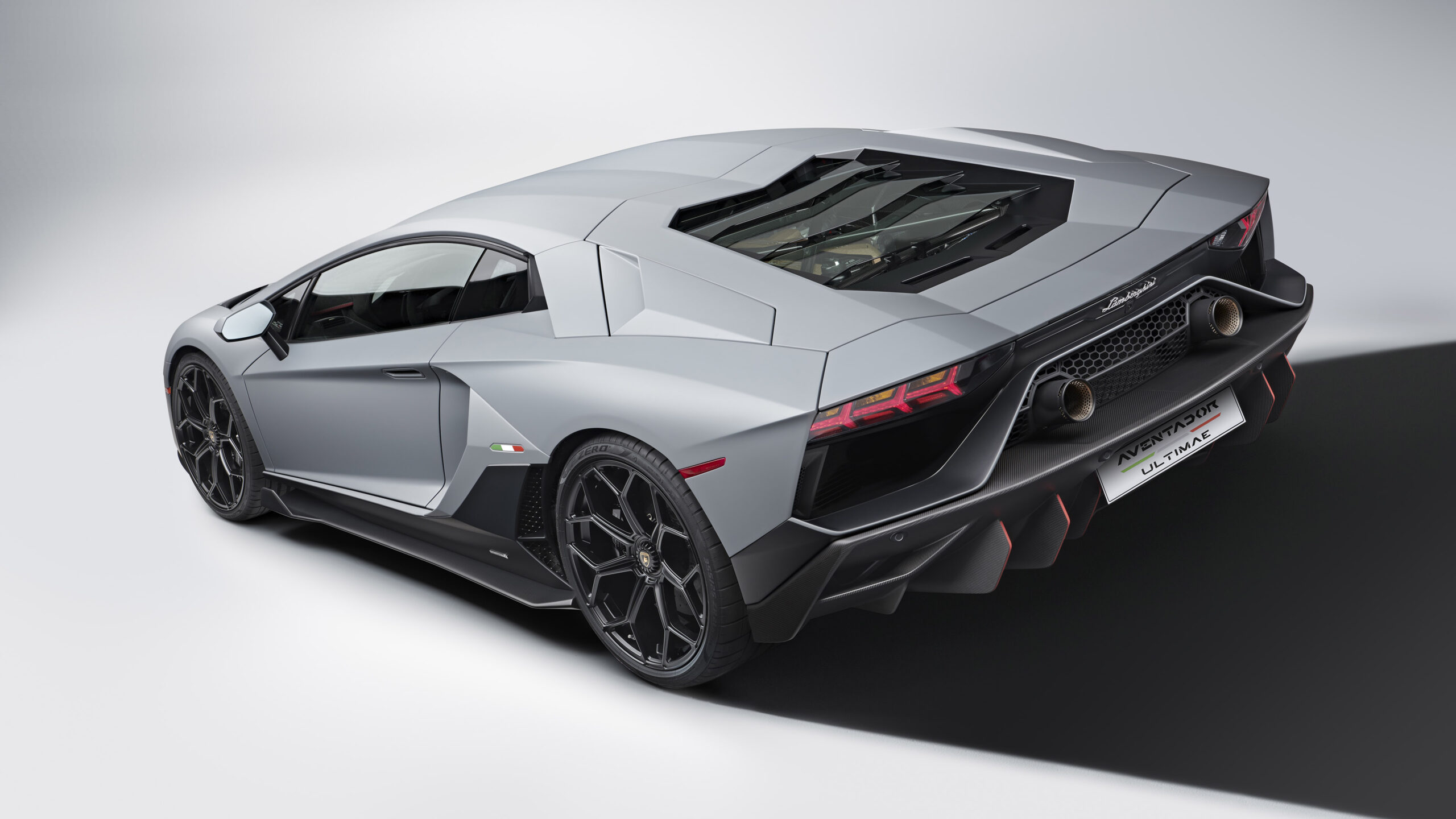 2022 Lamborghini Aventador LP780 4 Ultimae Wallpaper