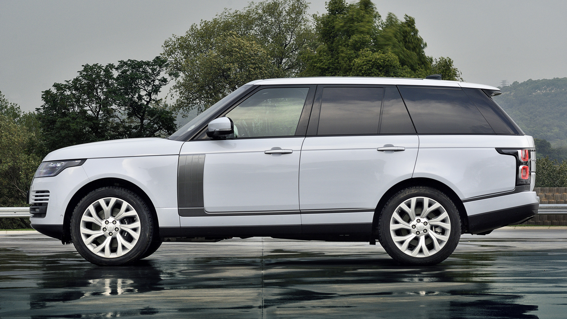 Range Rover Plug In Hybrid Vogue (ZA) And HD Image