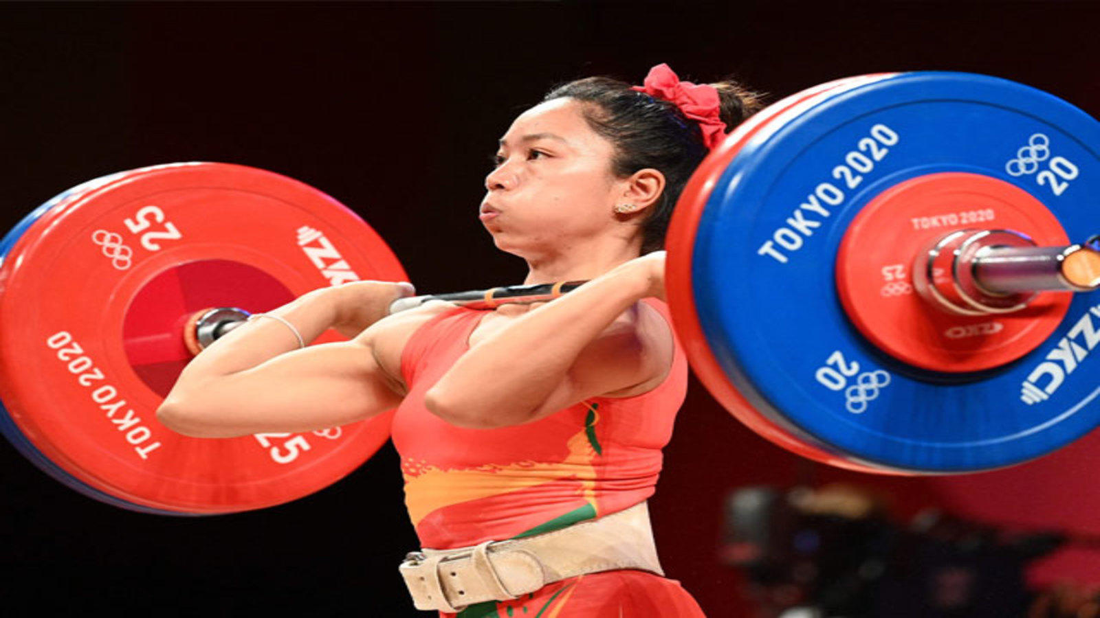 Tokyo Olympics 2021: Mirabai Chanu bags India's first medal, a silver in 49kg Weightlifting Economic Times Video
