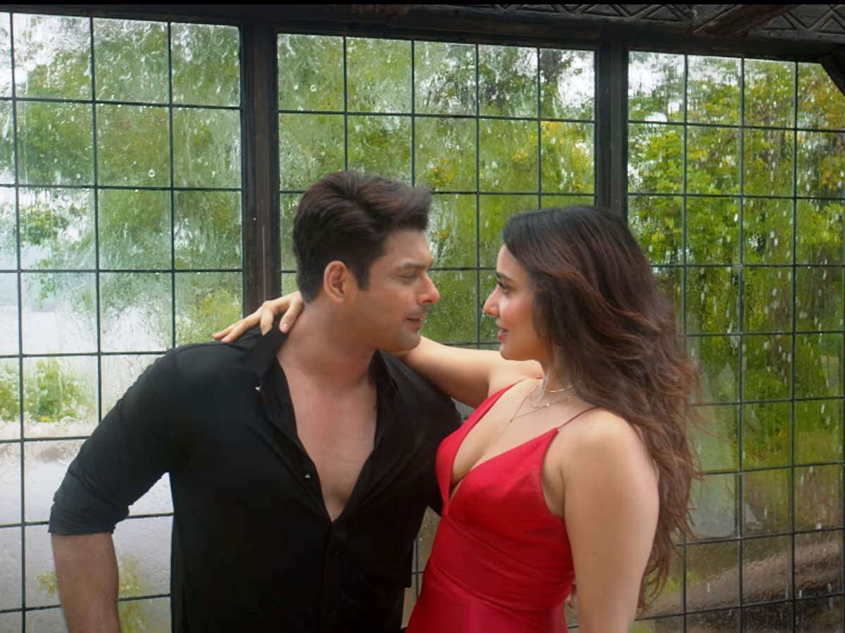 Sidharth Shukla Neha Sharma Dil Ko Karaar Aaya: Dil Ko Karaar Aaya Sidharth Shukla and Neha Sharma Song is an Instant Hit on Youtube