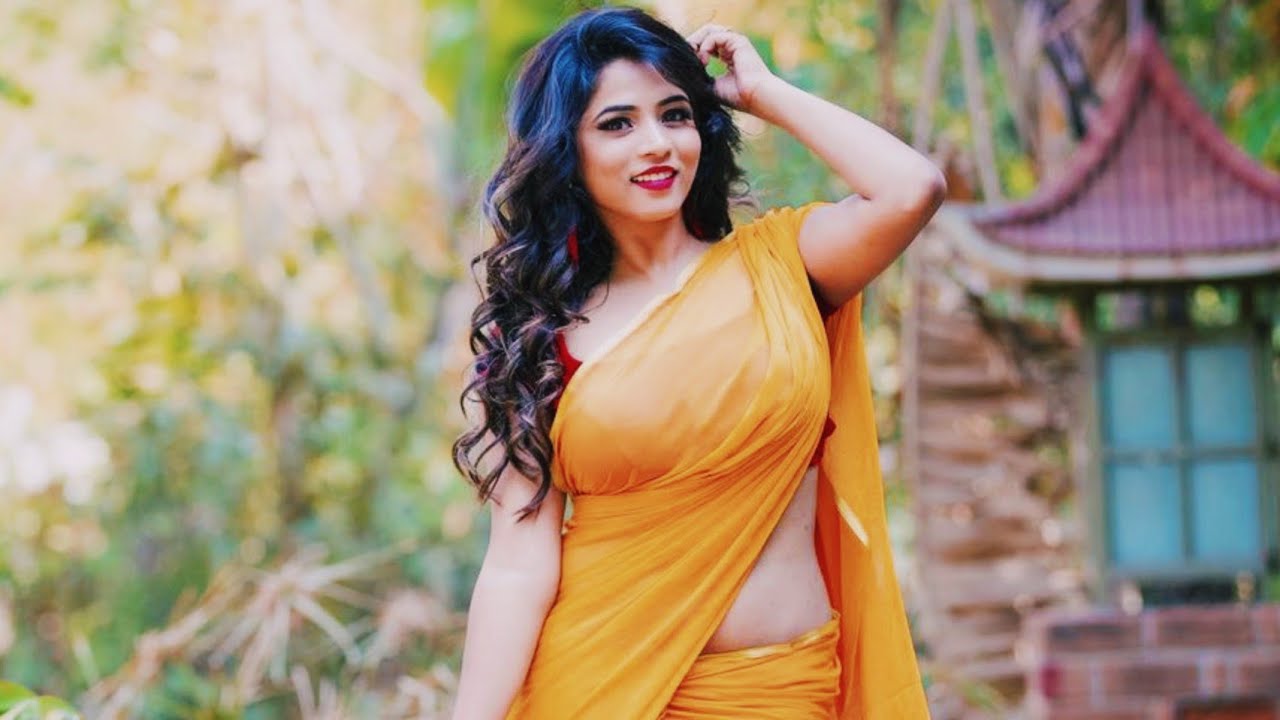 Kannada Serial Actress Viranika Shetty Navel Show in Saree