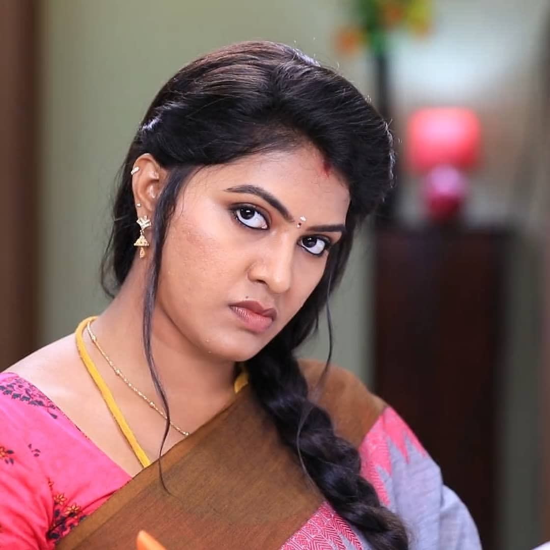 Tamil Serial Actress Rachita Mahalakshmi Saree Photo. HD Gallery