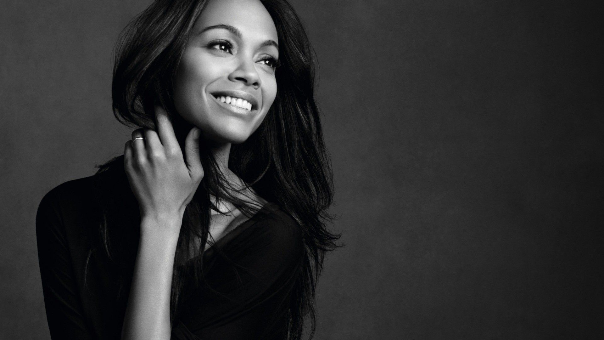 Zoe Saldana Wallpaper
