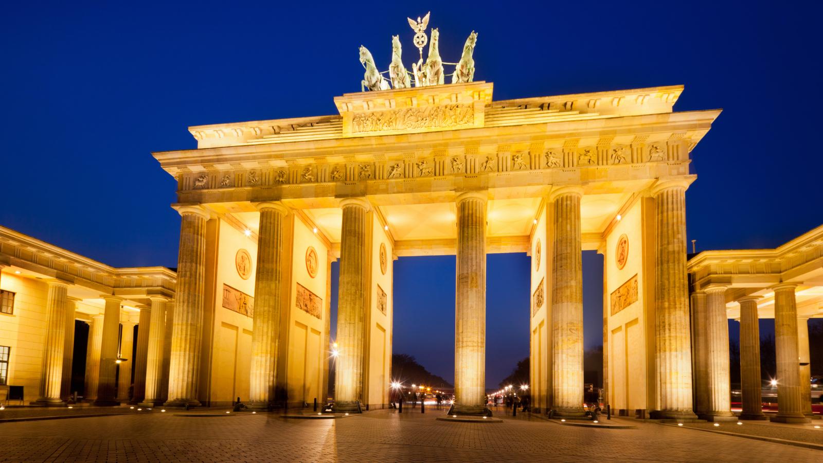 The Brandenburger Gate. Berlin CityTourCard with metro card
