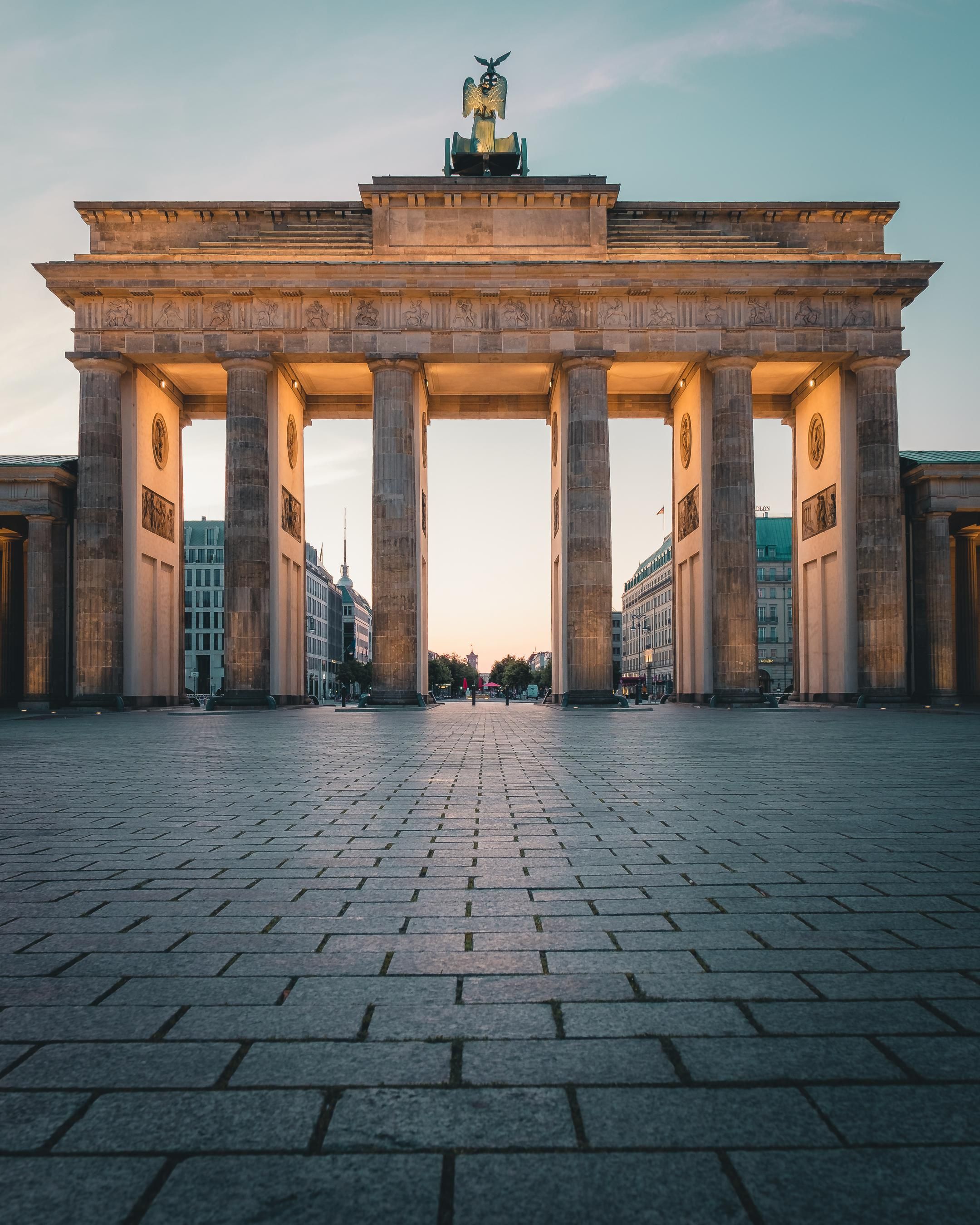 ITAP of the Brandenburg Gate at sunrise by Chris_Hansen_AMA. .. . #photos #amazingworld #world #amazing. Brandenburg gate, Germany aesthetic, Berlin photography