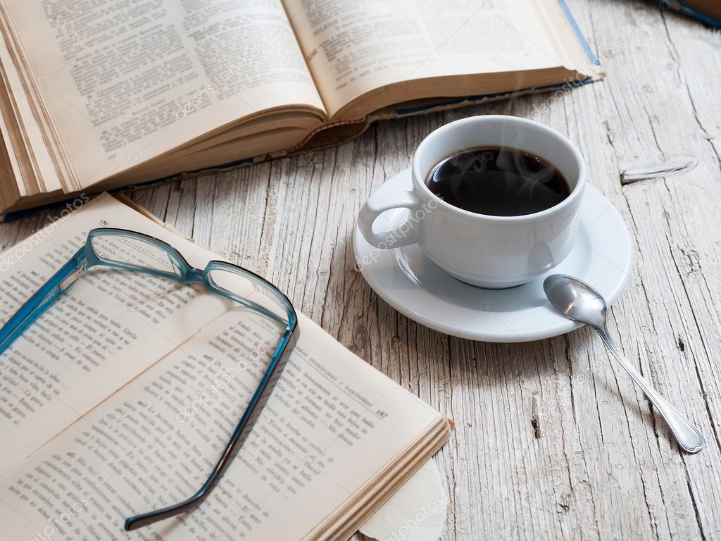 livros wallpaper, cup, coffee cup, text, cup, drinkware, caffeine, font, book, eyewear, caffè americano