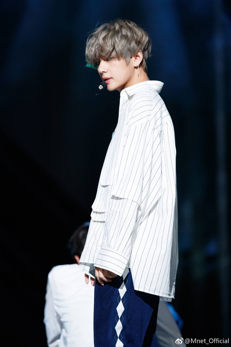 taehyung pics⚡️ - #MIC_DROP #DNA #GOGO