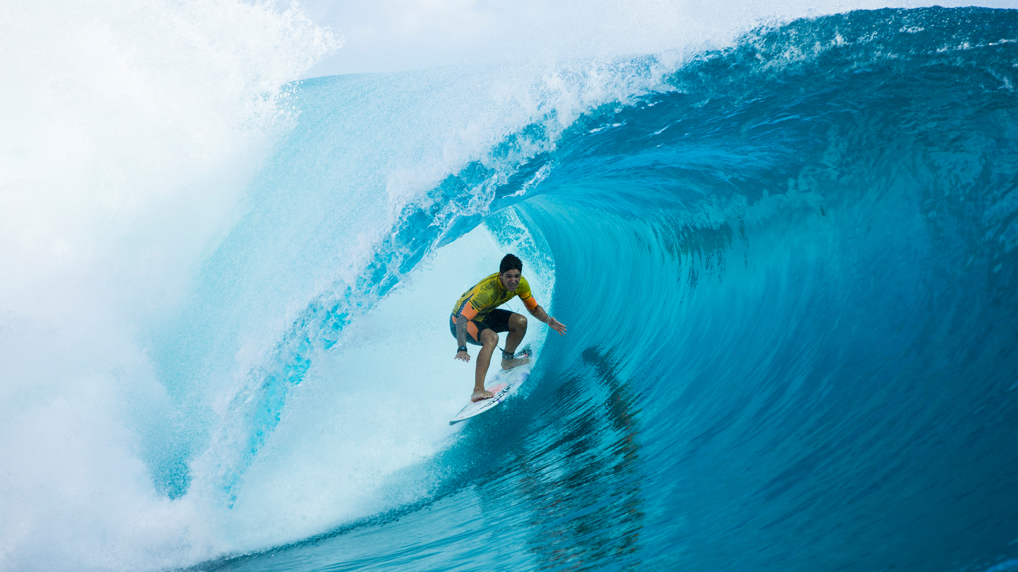 Gabriel Medina tops Kelly Slater to win 2014 Billabong Pro Tahiti