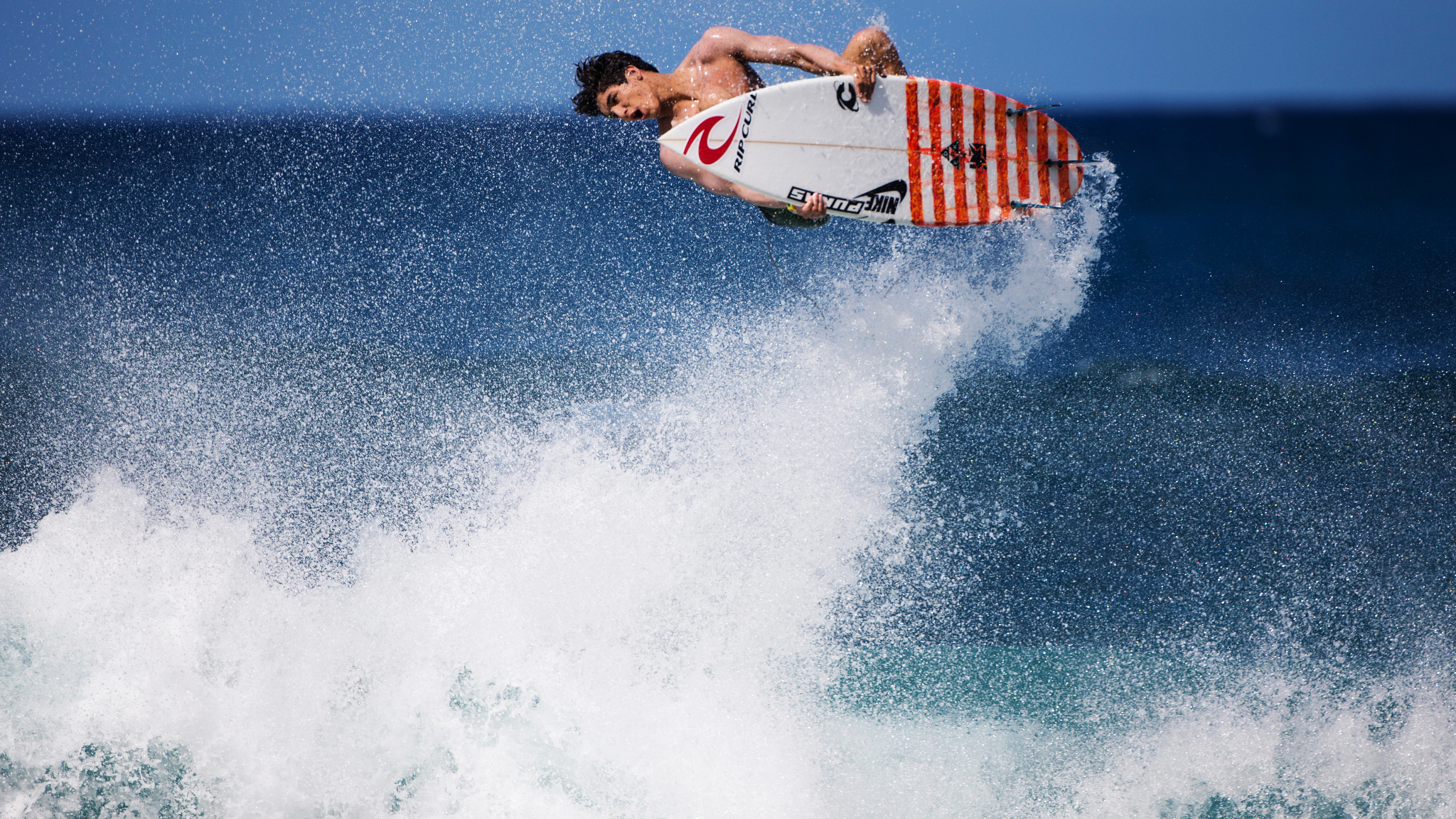 Gabriel Medina, Jordy Smith into Real Surf Final