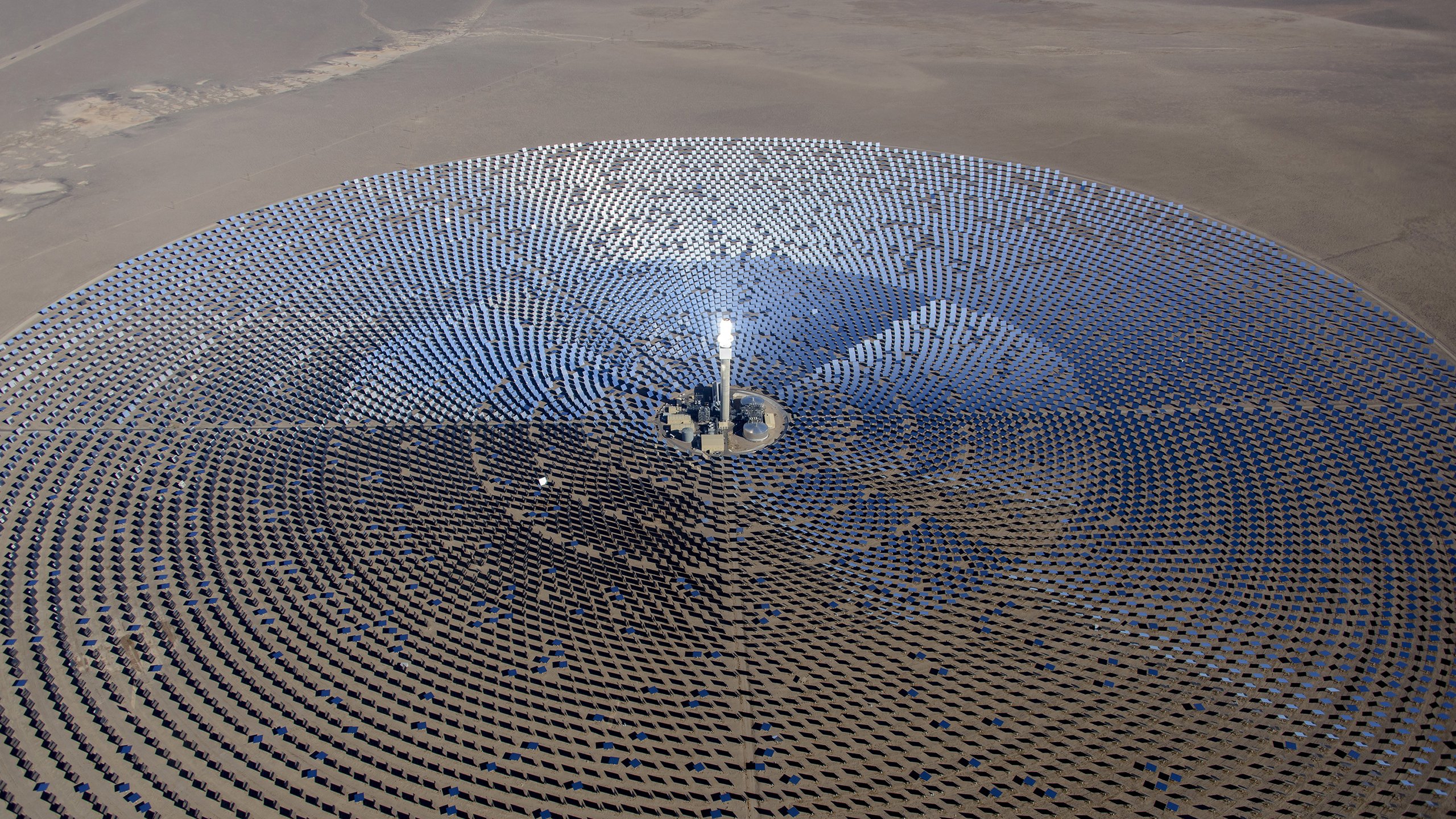 Wallpaper, solar power, power plant, technology, desert, aerial view 2560x1440
