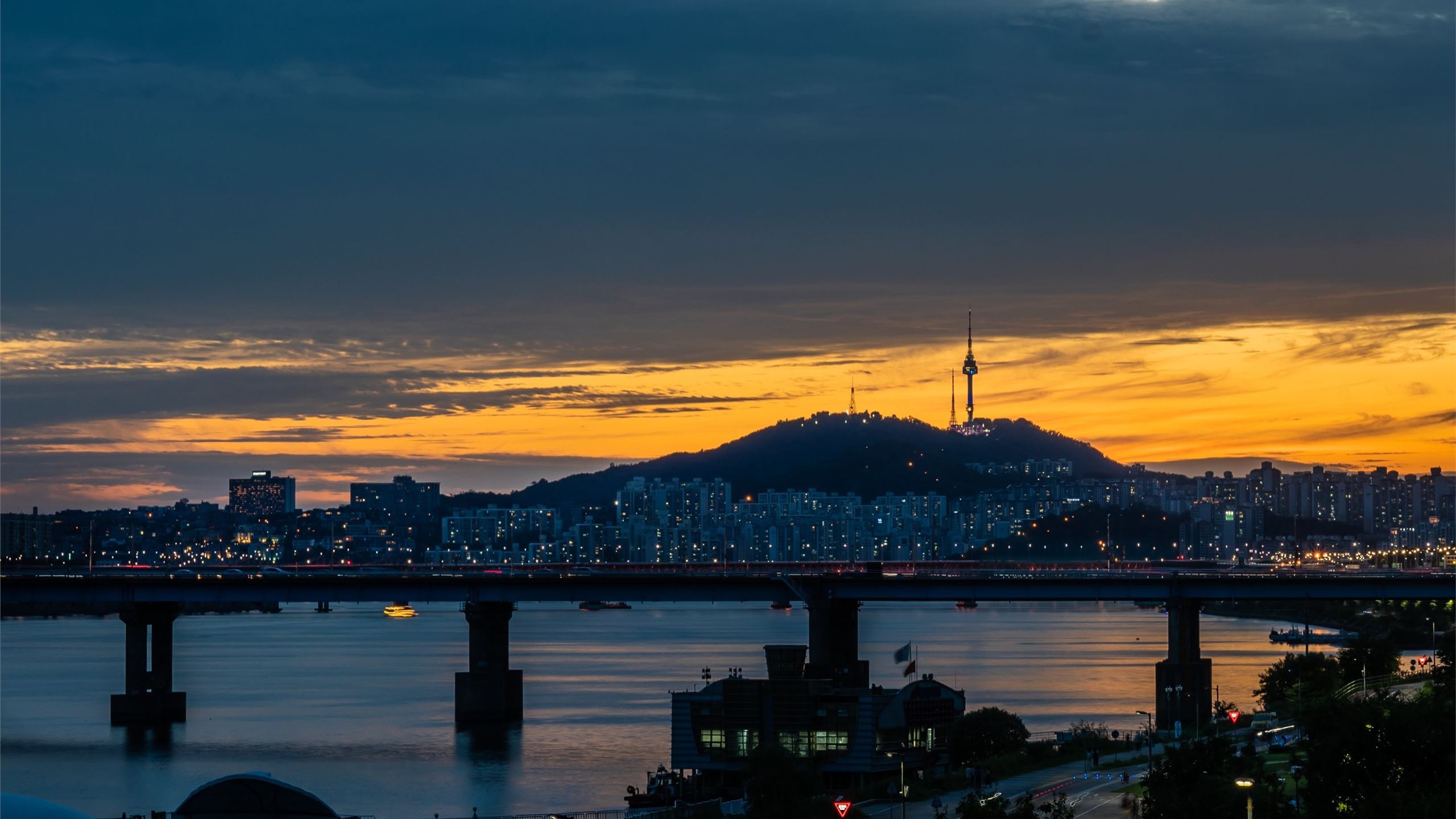 Namsan Tower, Seoul, Sou. MacBook Air Wallpaper Download