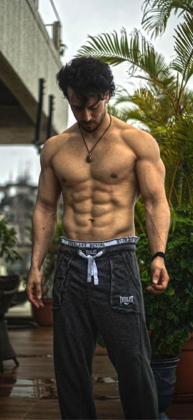 TIGER SHROFF'S ABS. Perfect body men