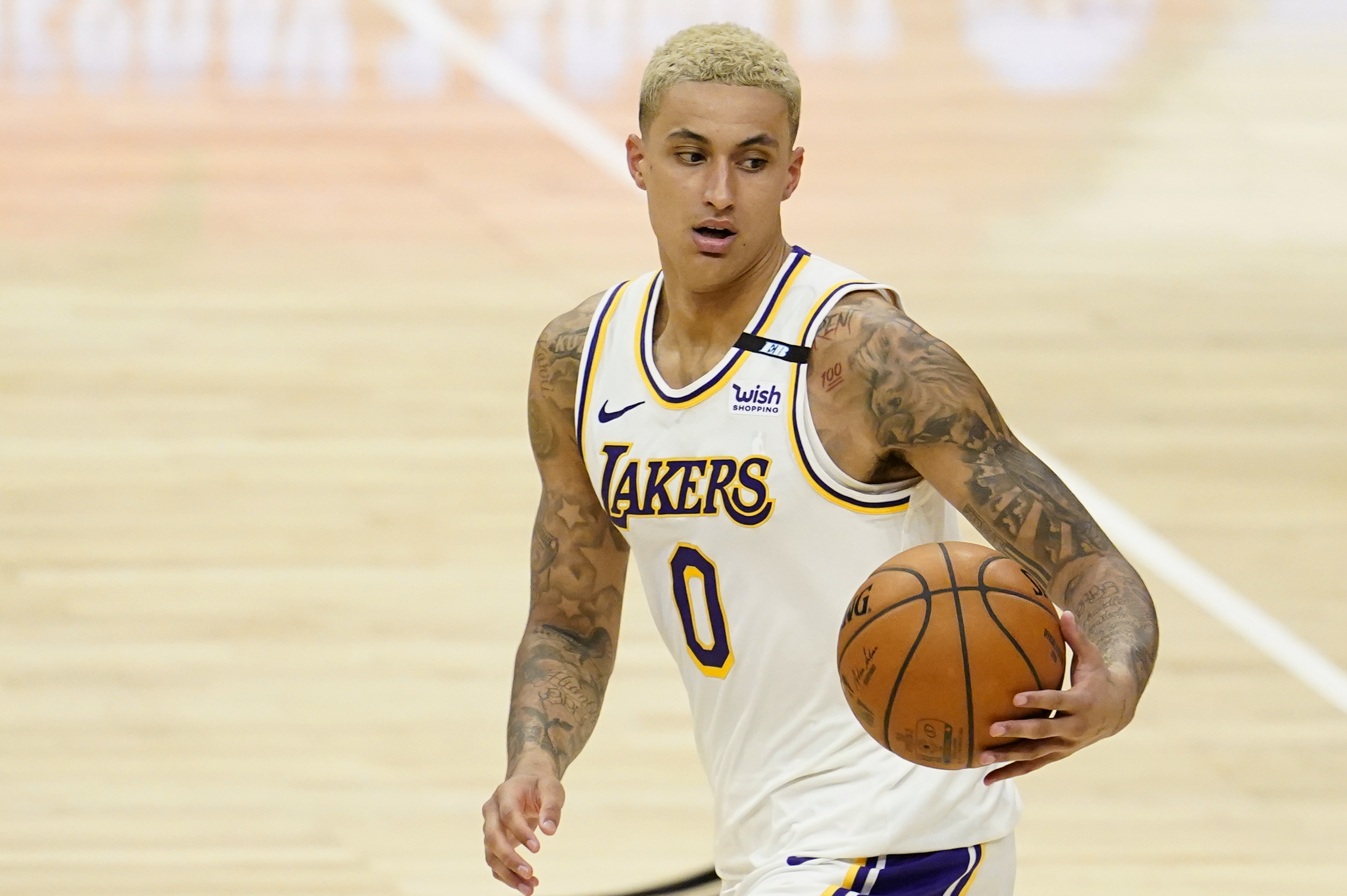 Lakers' Kyle Kuzma Out vs. Suns with Back Injury Described as Tightness. Bleacher Report. Latest News, Videos and Highlights