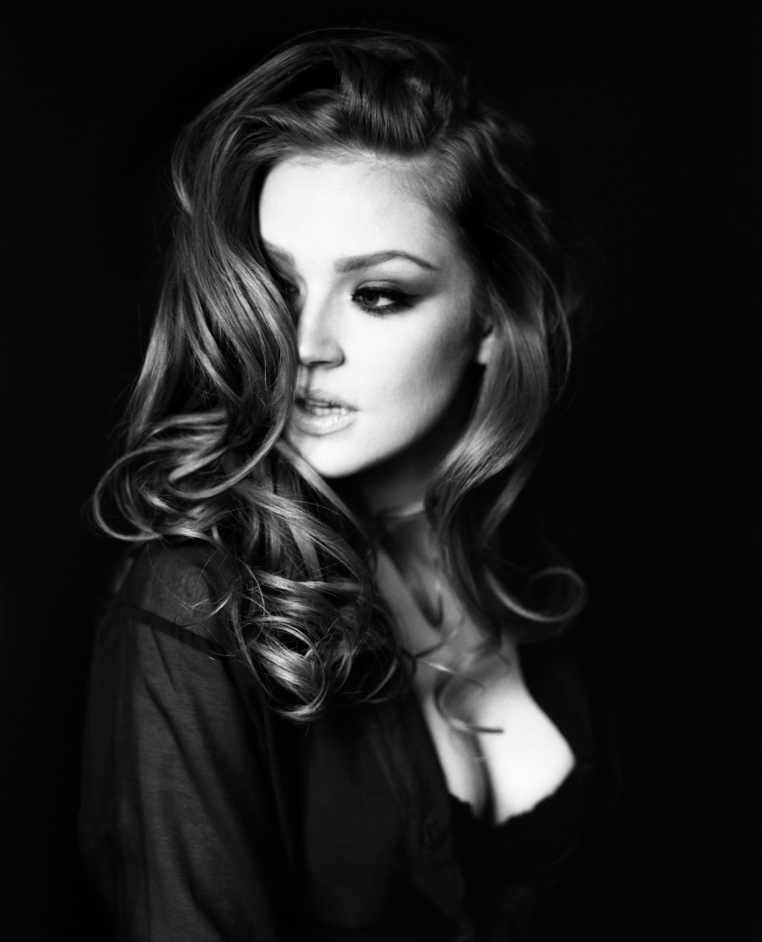 Maggie Geha wallpaper