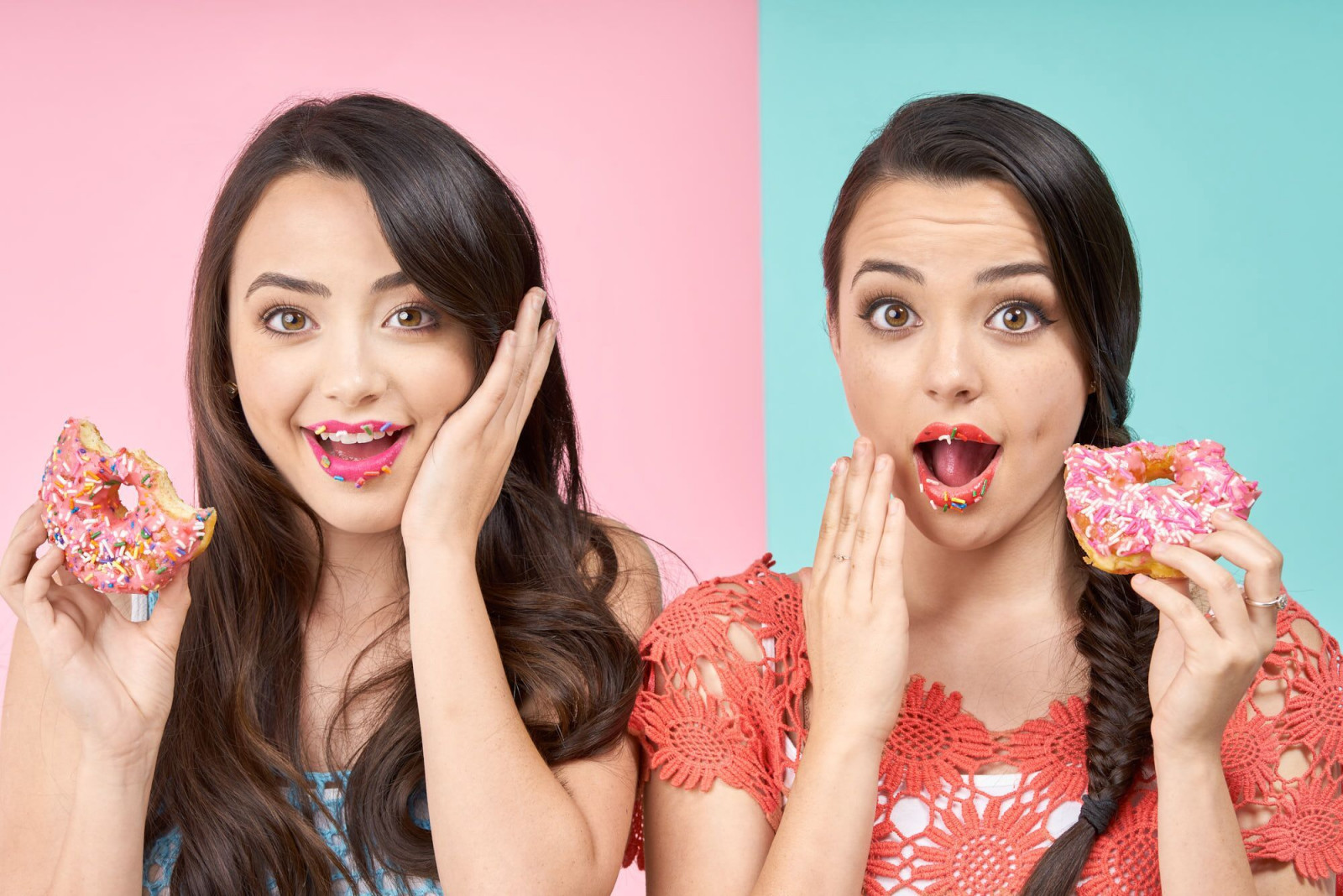 Wallpaper, The Merrell Twins, Veronica Merrell, Vanessa Merrell, women, model, blue, pink, donuts 2000x1335