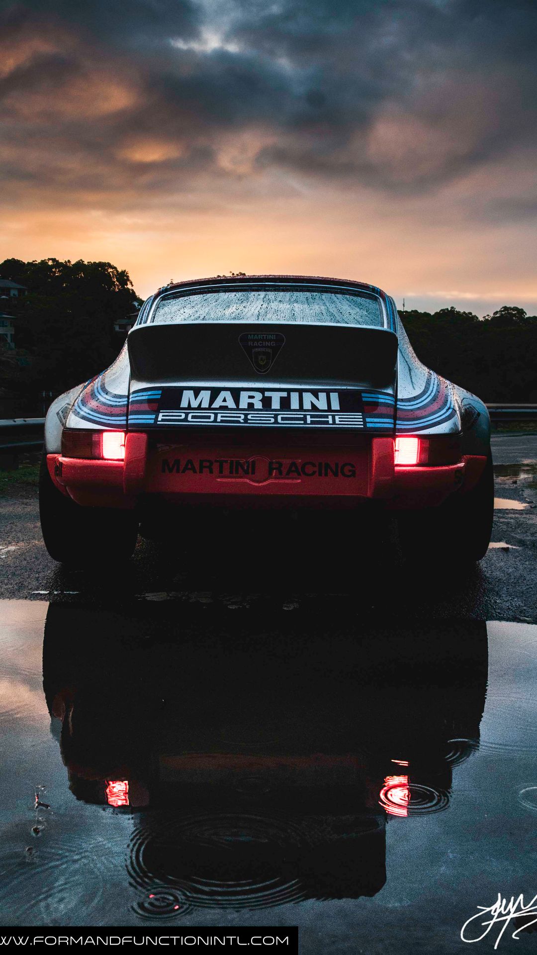 This Gorgeous Martini Racing Porsche 911 RSR Should Be Your New Desktop Wallpaper