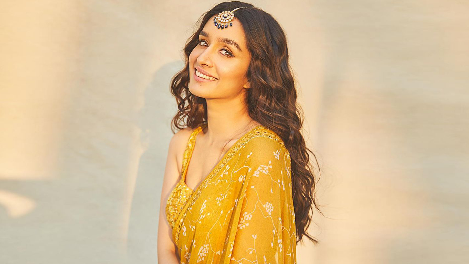 Rokas, Haldis, Sangeets. Shraddha Kapoor's Printed Yellow Sari Is A Wedding Season All Rounder