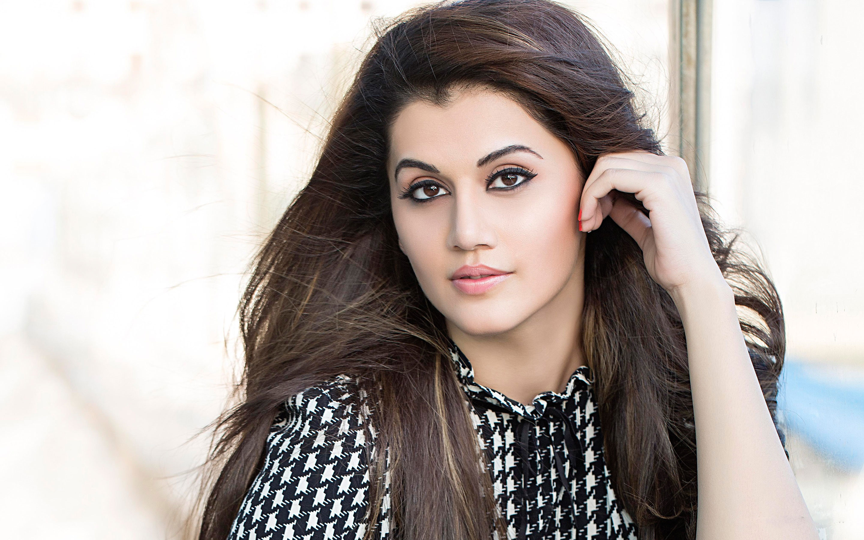 Taapsee Pannu Latest News, Movies, Biography, Photo, Videos