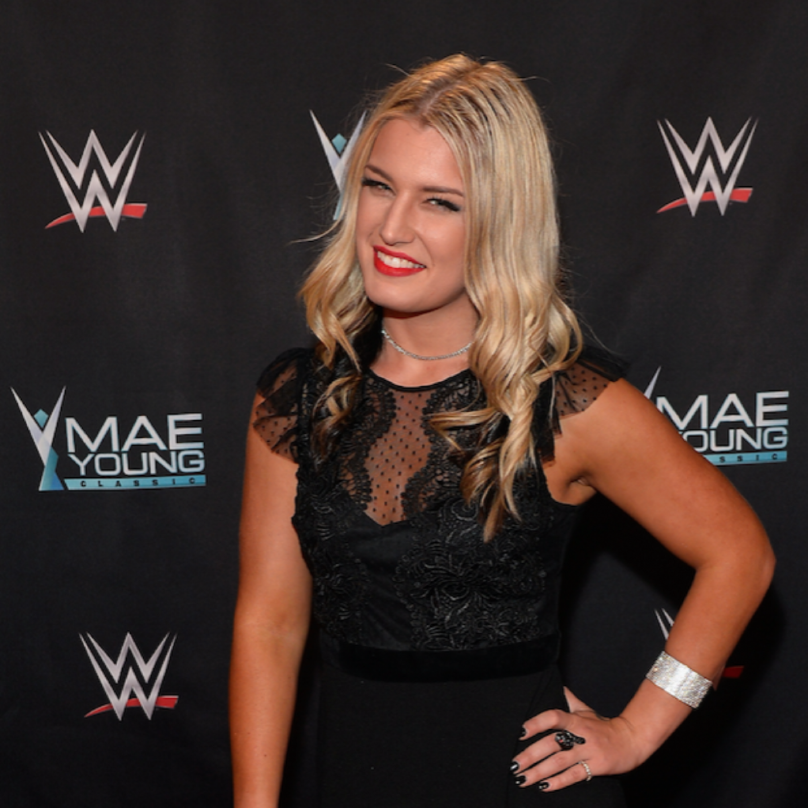 After Nude Photo Leak, WWE's Toni Storm Backed by Paige and Wrestling Fans